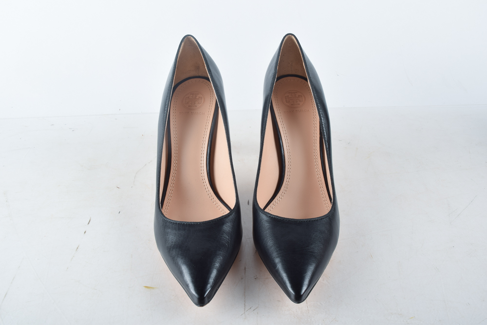 Tory Burch Greenwich Classic Pumps in Black