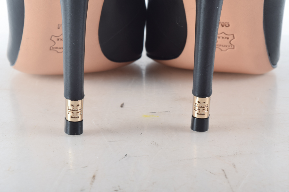 Tory Burch Greenwich Classic Pumps in Black