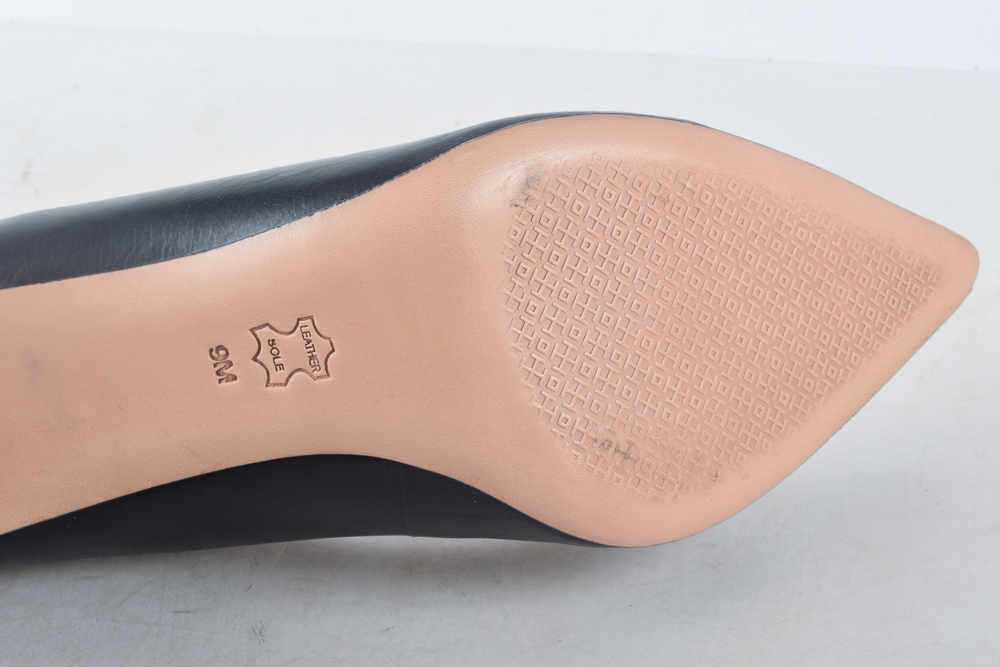 Tory Burch Greenwich Classic Pumps in Black