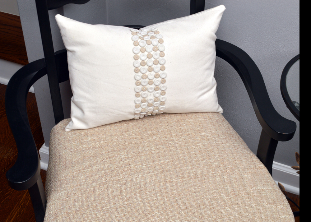 Contemporary Queen Anne Style Armchairs With Accent Table