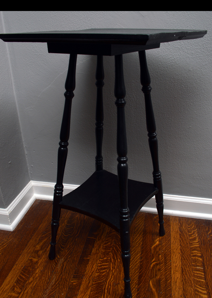 Black Accent Table and Lamp