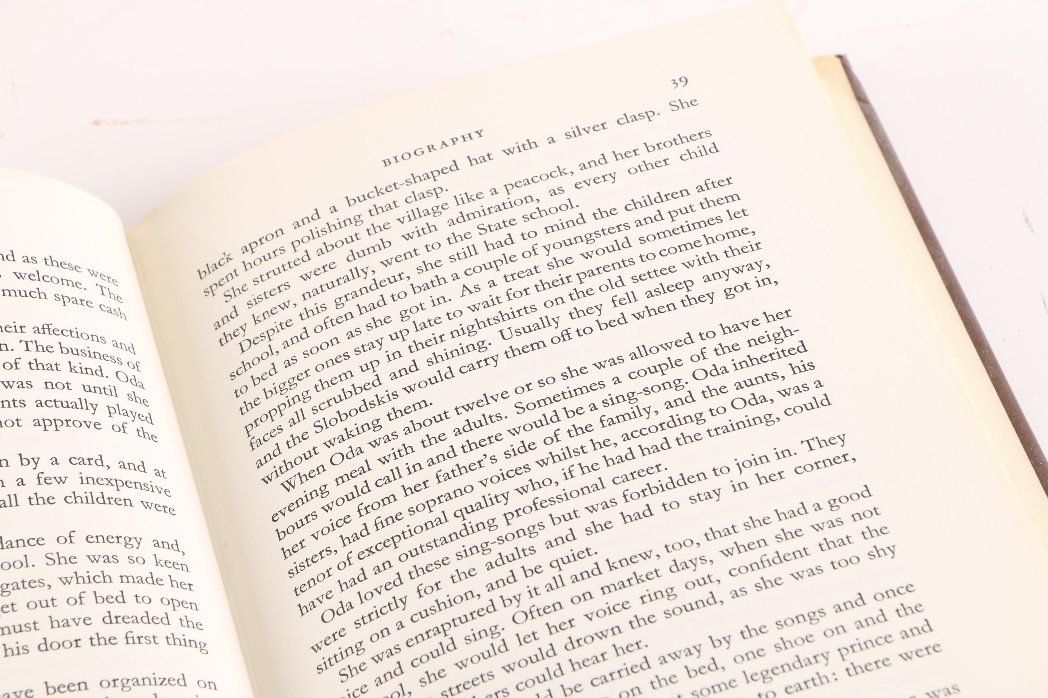 Oda Slobodskaya Records, Biography and Oil Portrait Painting