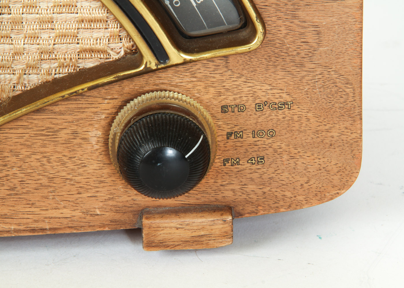 Vintage Zenith Wood Radio and Hallicrafters S-38D AM/CW Shortwave Receiver