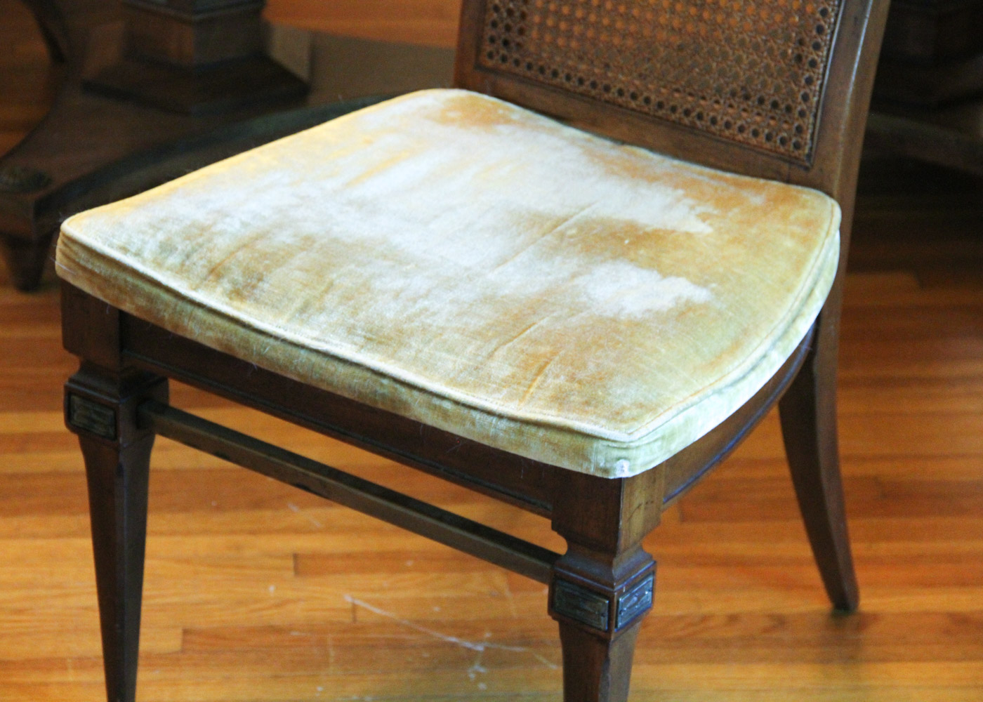 Vintage Dining Room Table and Four Chairs