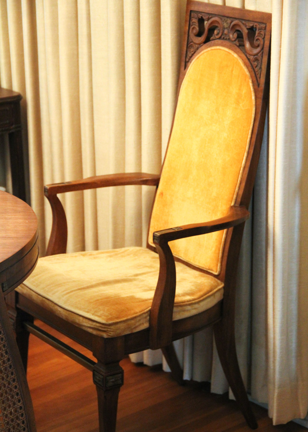 Vintage Dining Room Table and Four Chairs