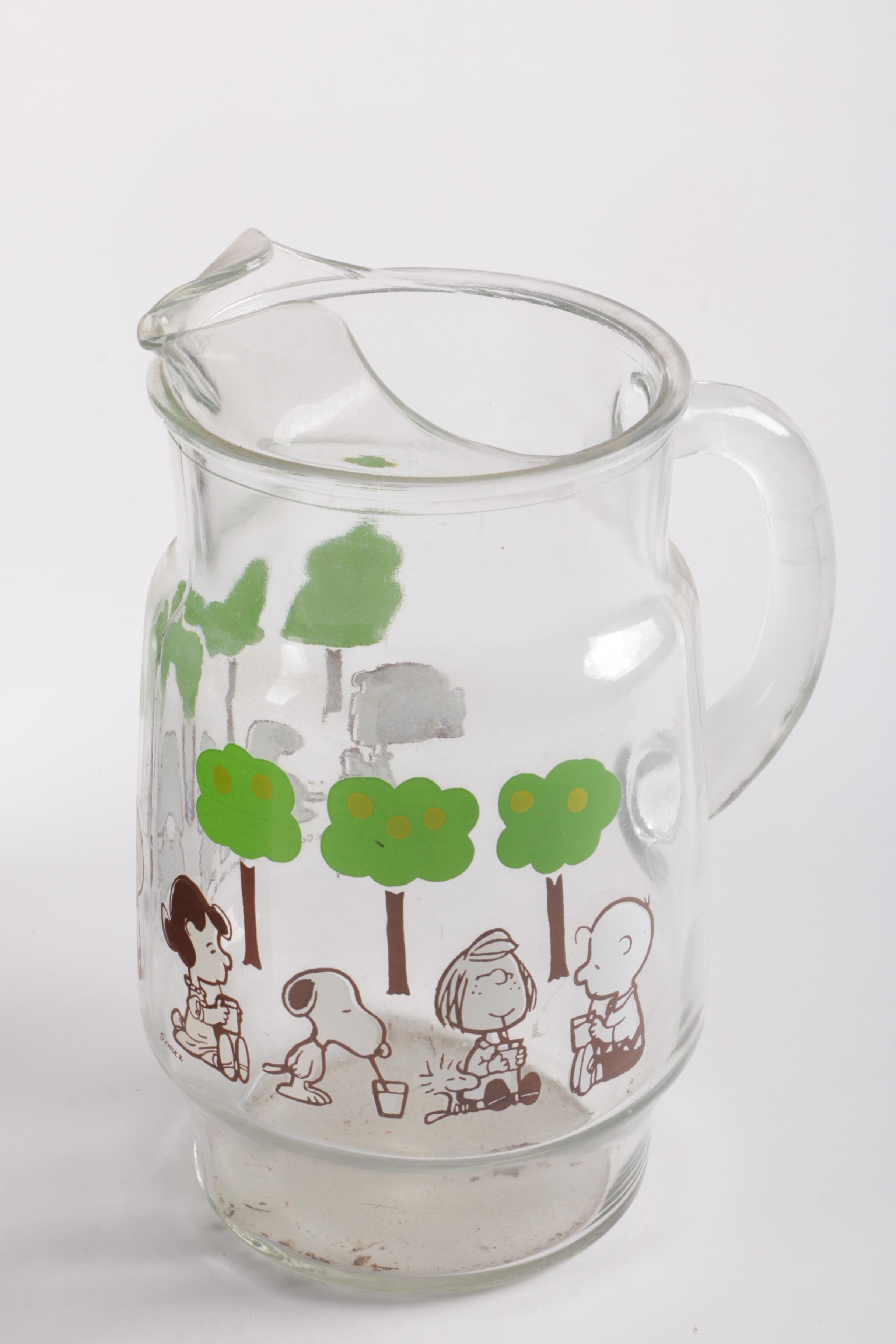 "Peanuts" Merchandise Including 1960s Anchor Hocking Carafes