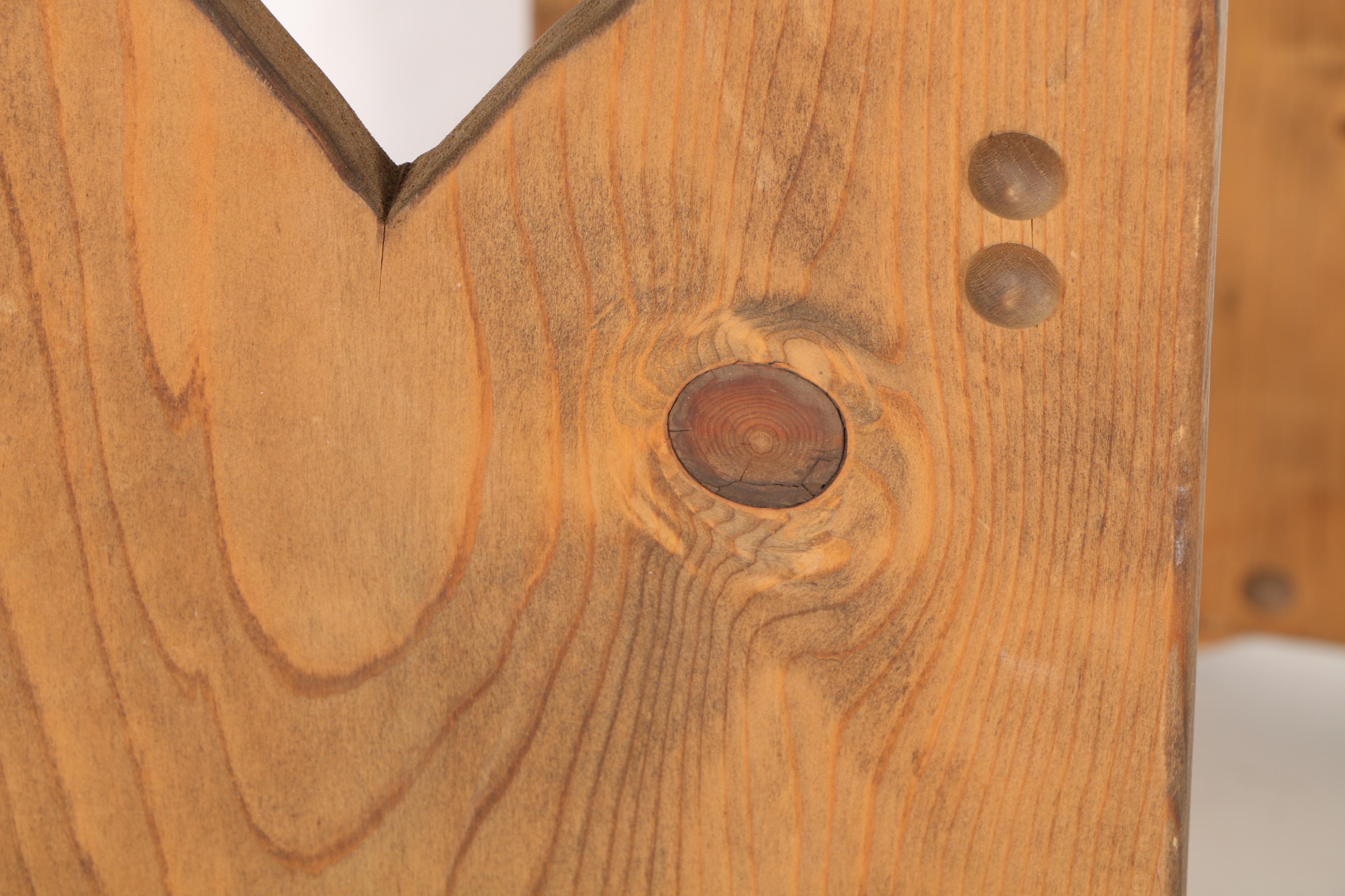 Primitive Style Pine Quilt Rack With Heart-Shaped Cutouts