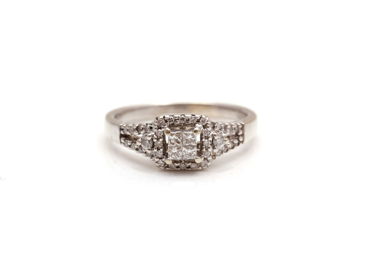 10K White Gold Diamond Ring