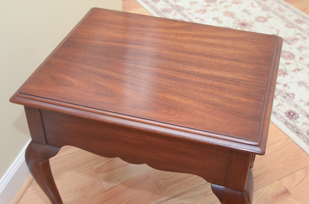 Henkel-Harris Queen Anne Style Mahogany Nightstands