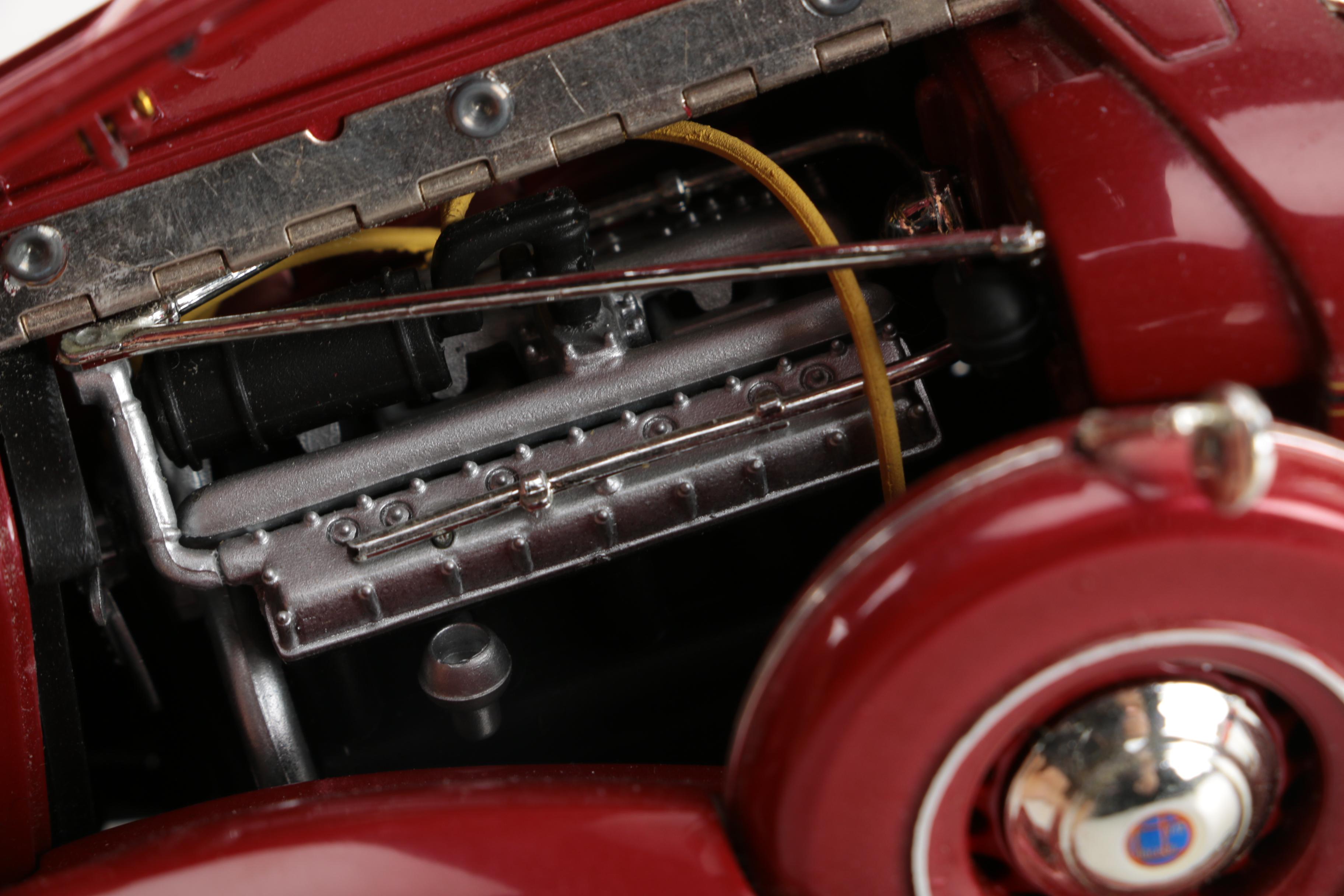 1:18 Scale Die-Cast Replica Classic Lincoln Cars