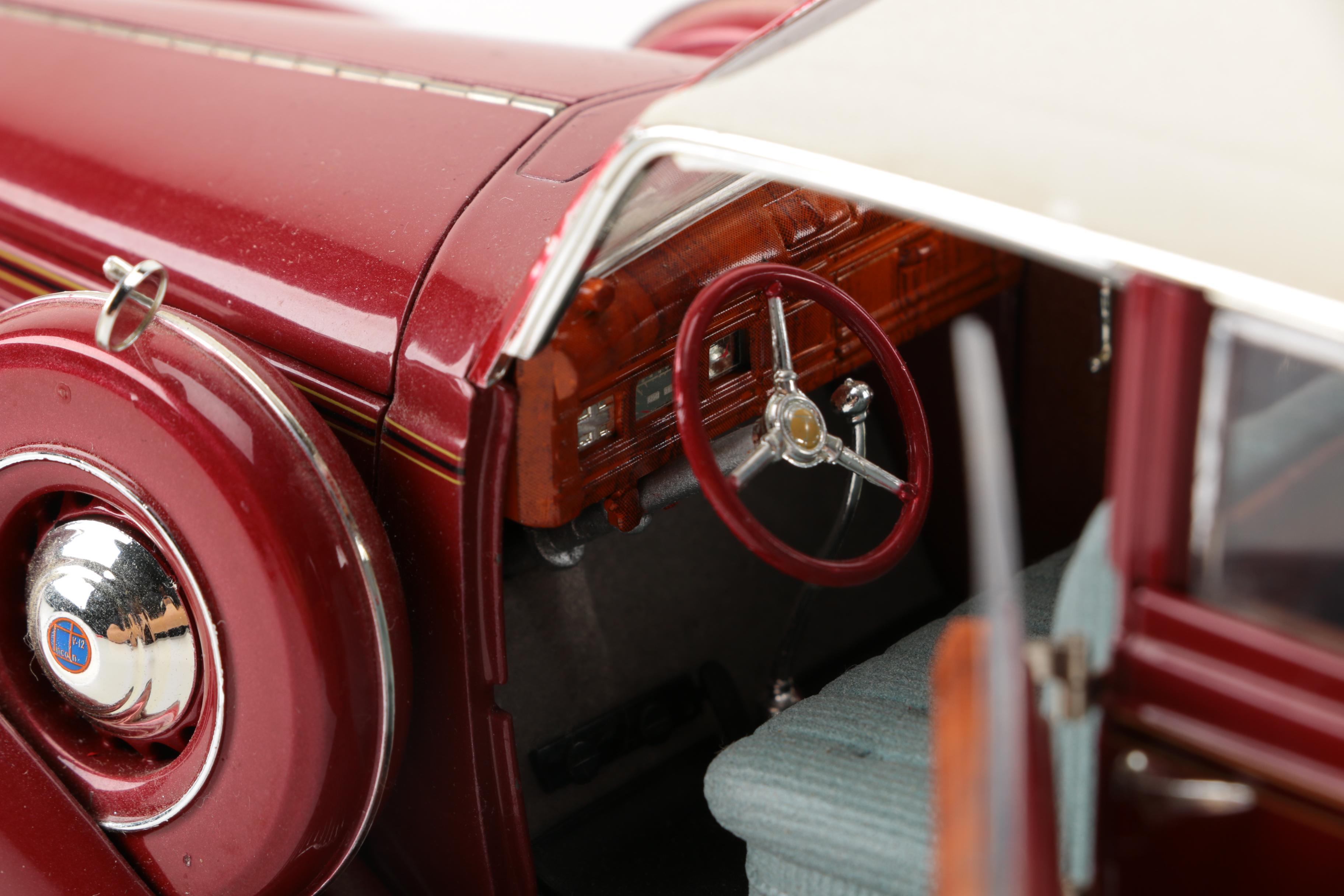 1:18 Scale Die-Cast Replica Classic Lincoln Cars