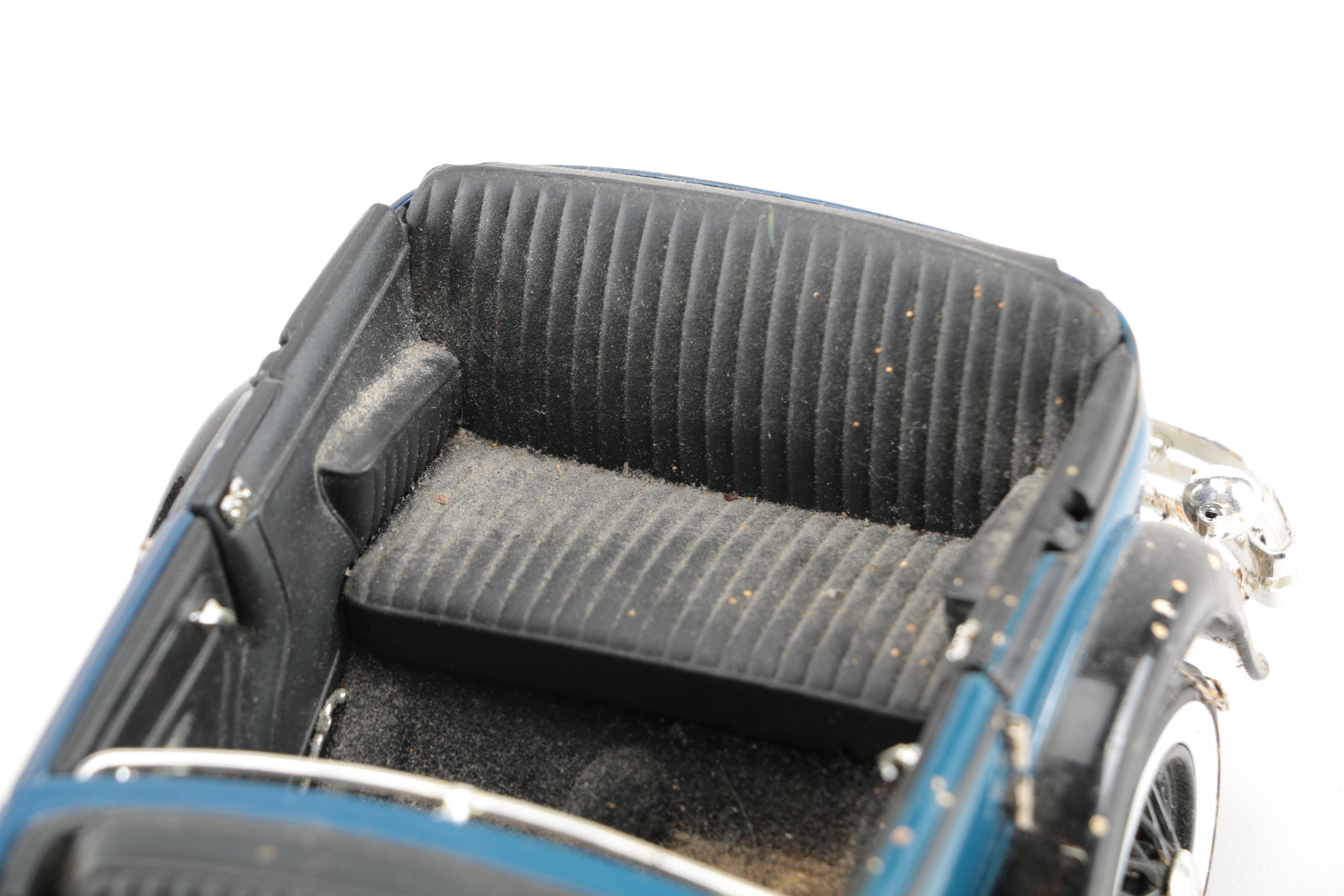 1:18 Scale Die-Cast Replica Classic Lincoln Cars