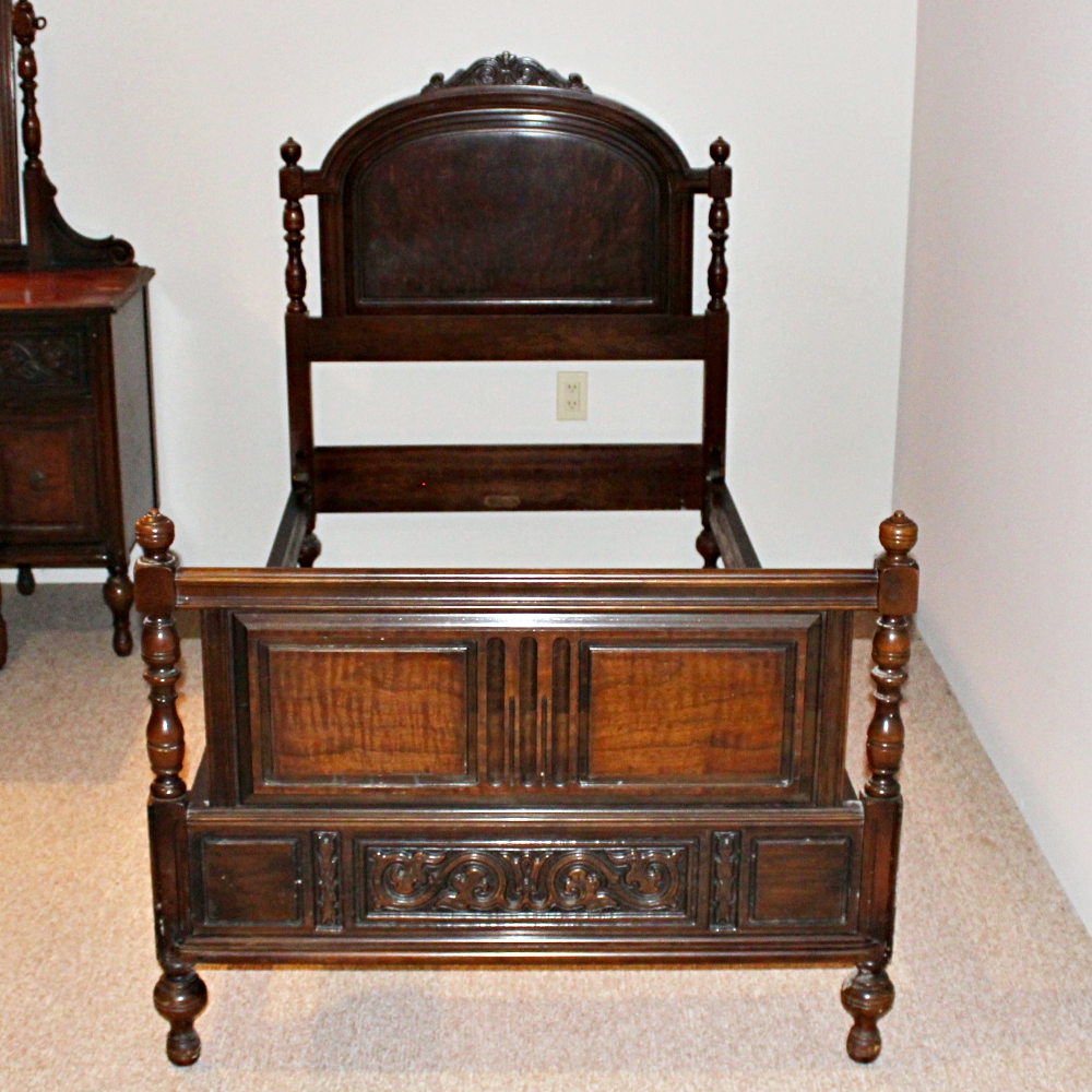 Antique Victorian Carved  Maple Twin Bed