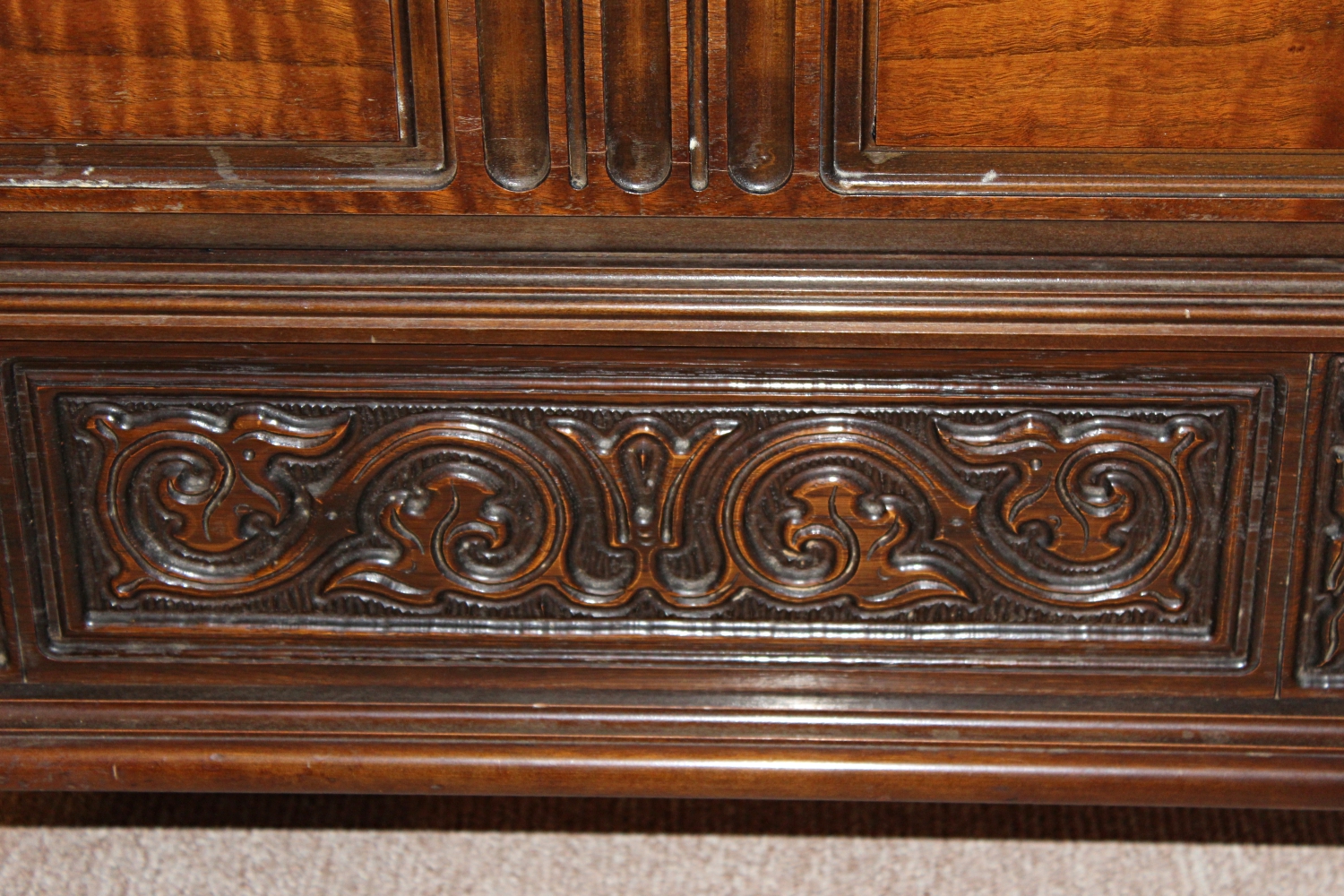 Antique Victorian Carved  Maple Twin Bed