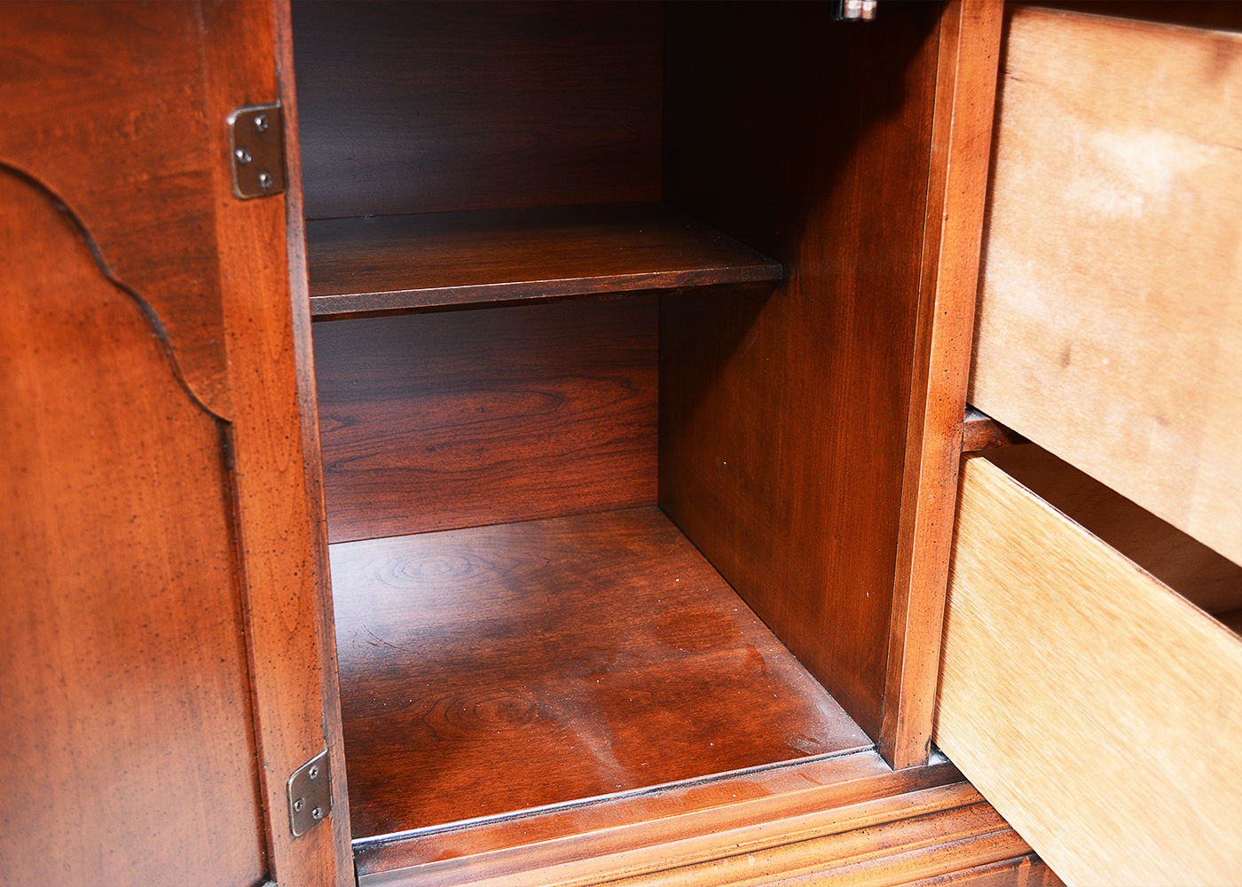 Chippendale Style Cherry China Cabinet by American Drew