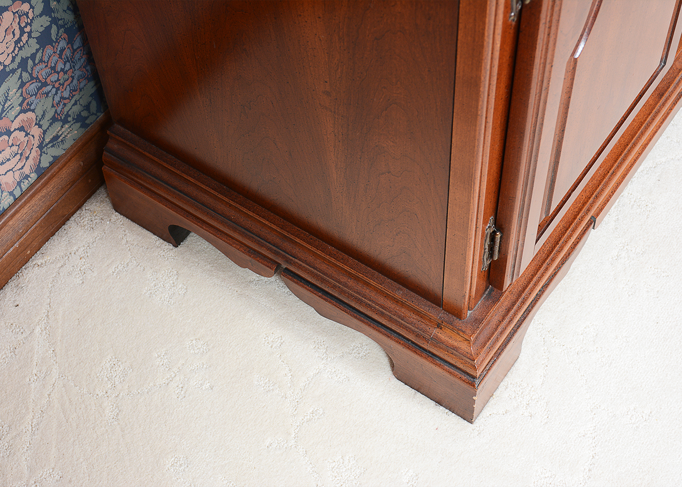 Chippendale Style Cherry China Cabinet by American Drew