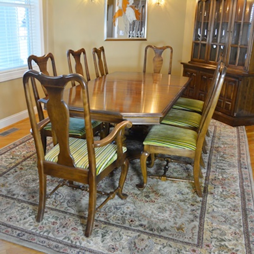 Ethan Allen Furniture Queen Anne Style Dining Table and Eight Dining Chairs