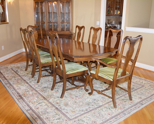 Ethan Allen Furniture Queen Anne Style Dining Table and Eight Dining Chairs