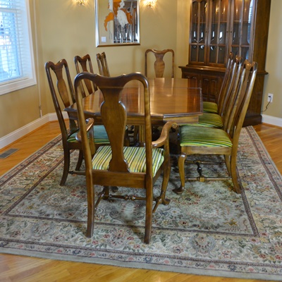 Ethan Allen Furniture Queen Anne Style Dining Table and Eight Dining Chairs