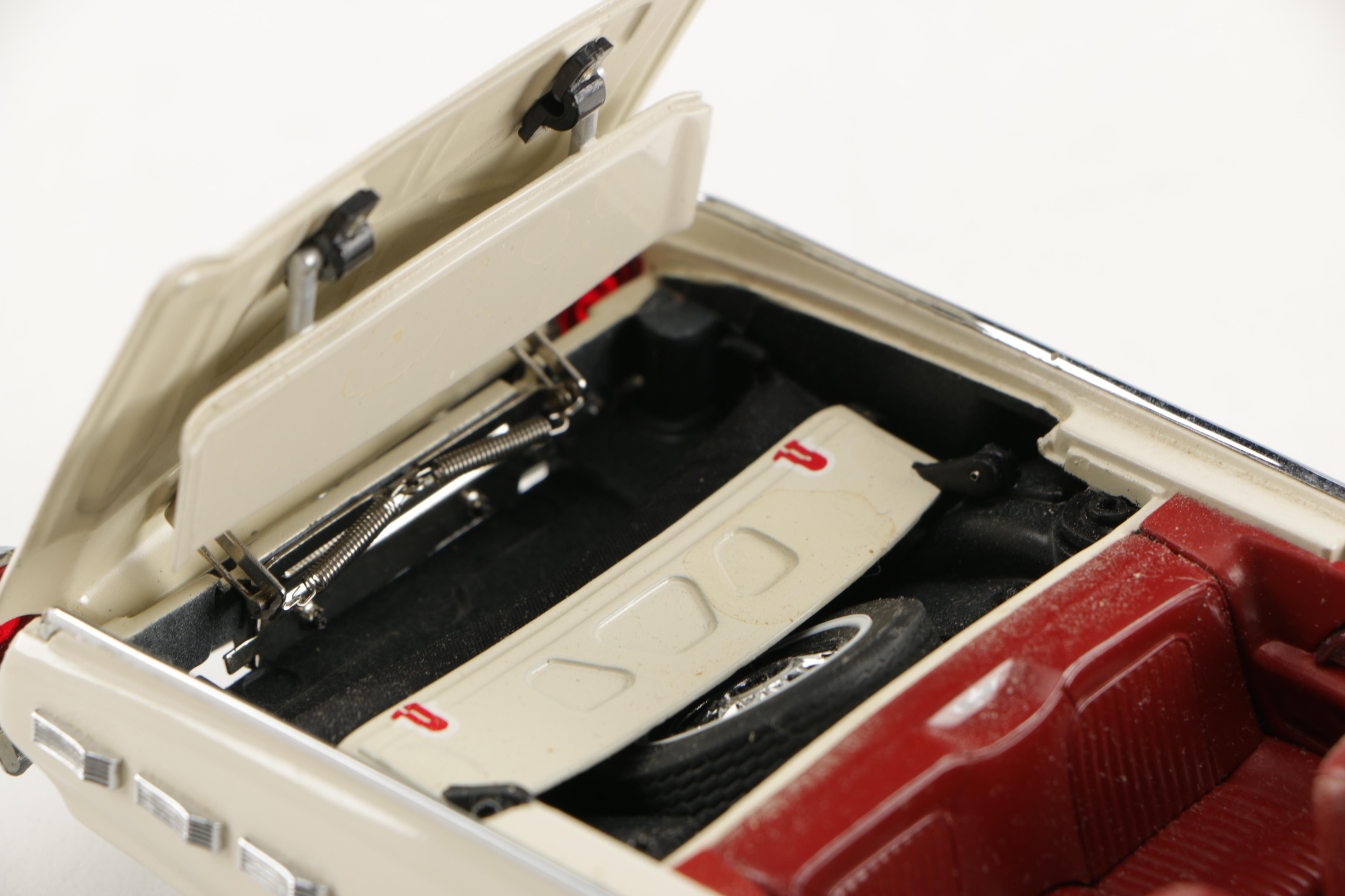 1:18 Scale Die-Cast Classic Ford Replica Cars