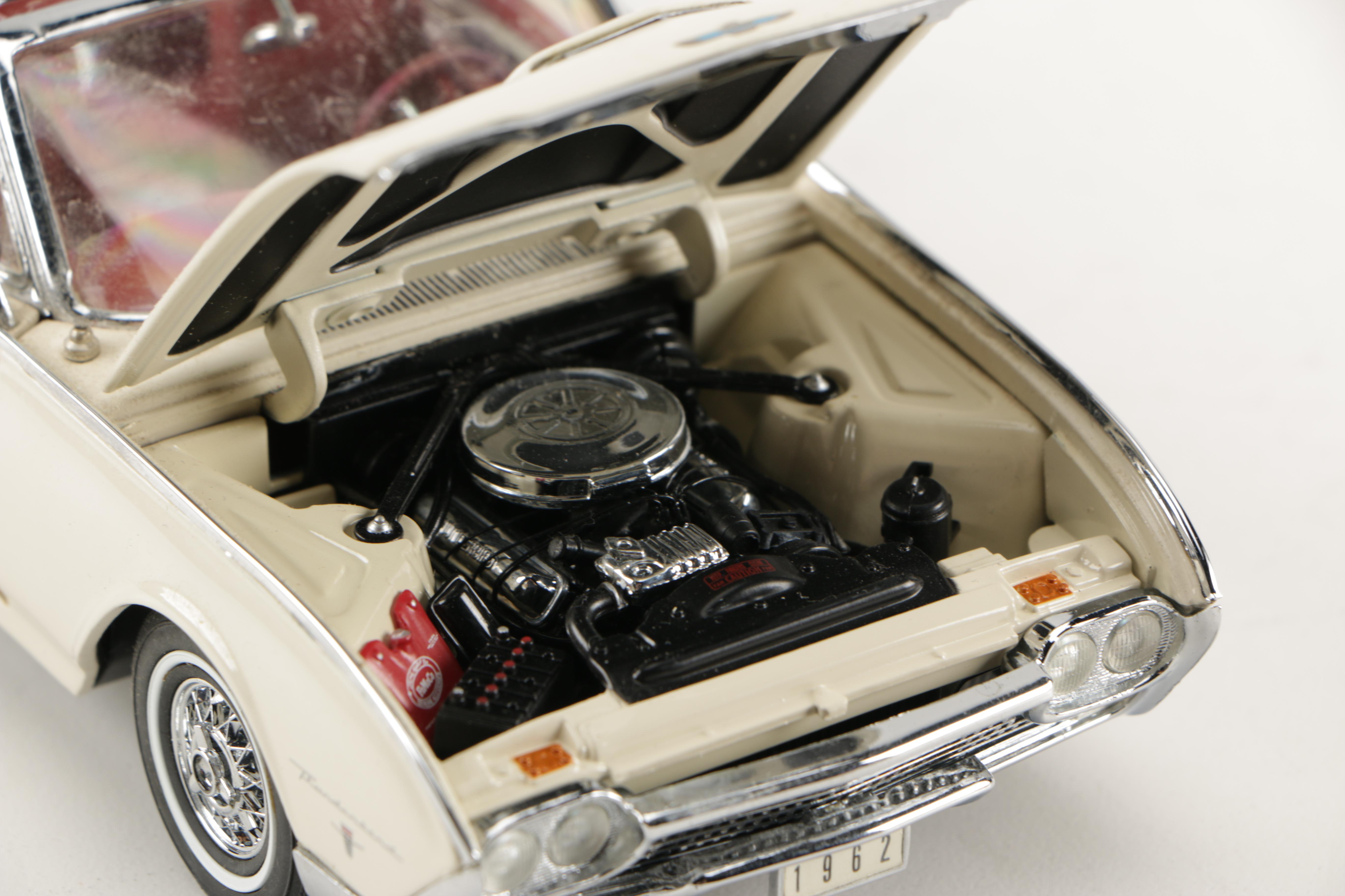 1:18 Scale Die-Cast Classic Ford Replica Cars