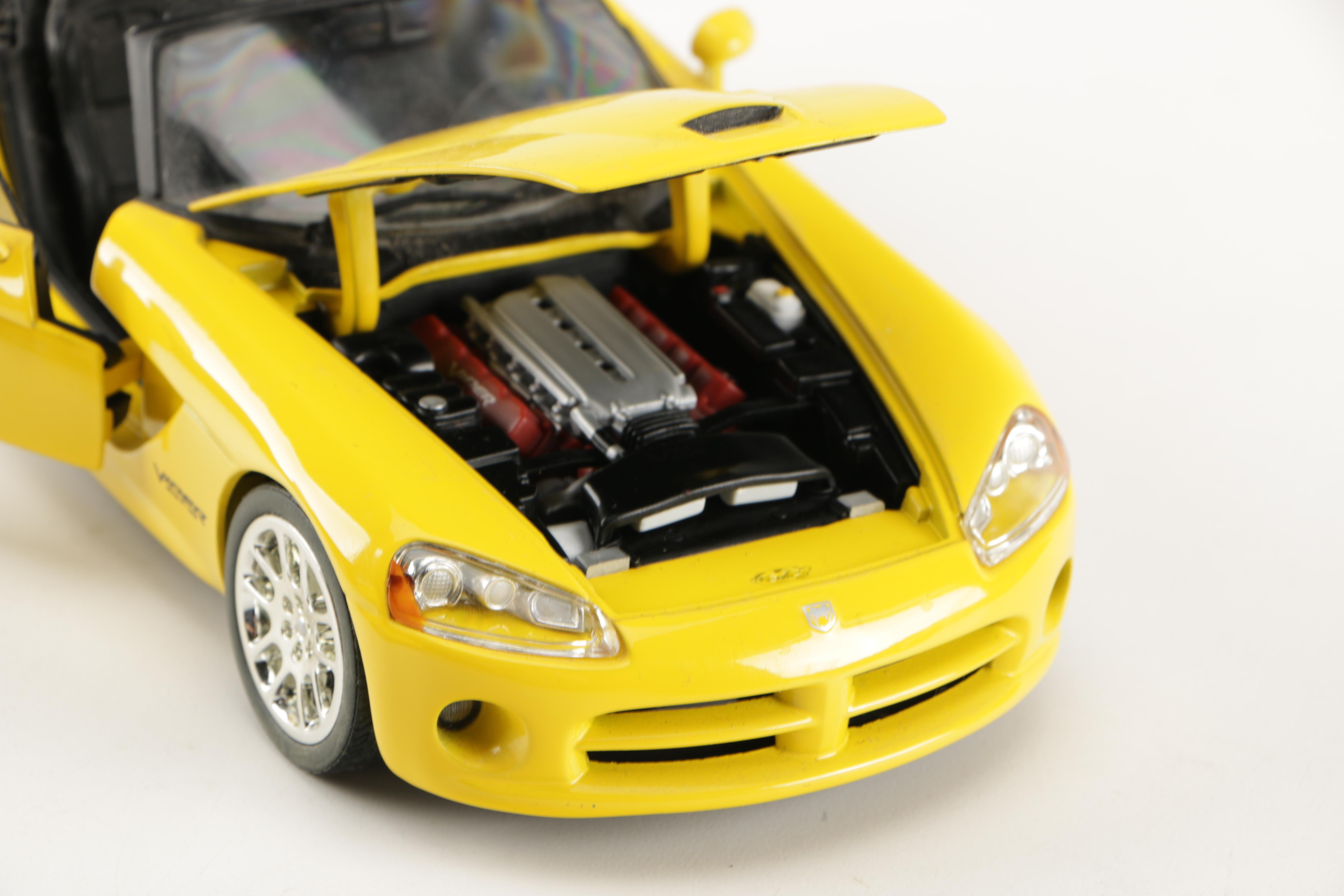 1:18 Scale Die-Cast Replica 2000s Convertible Cars