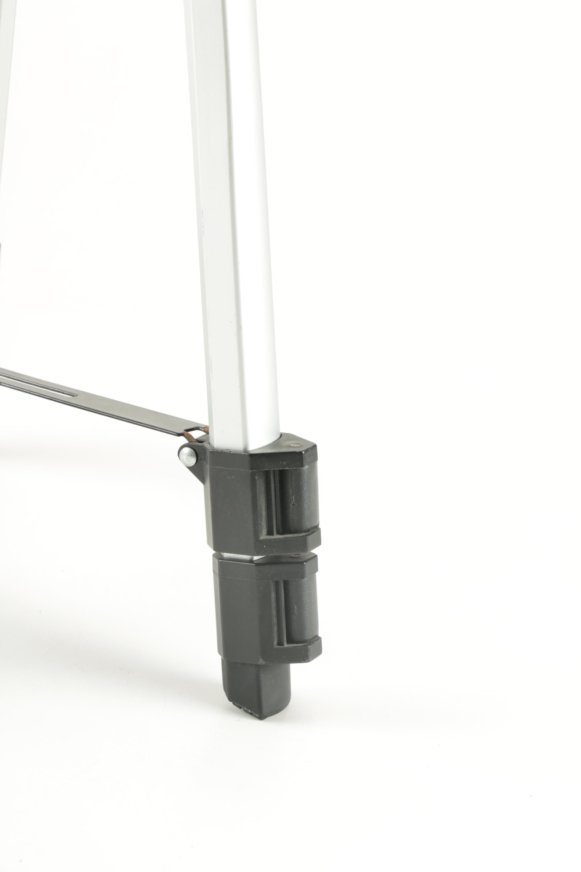 Bushnell Telescope 18-1561 With Tripod Stand