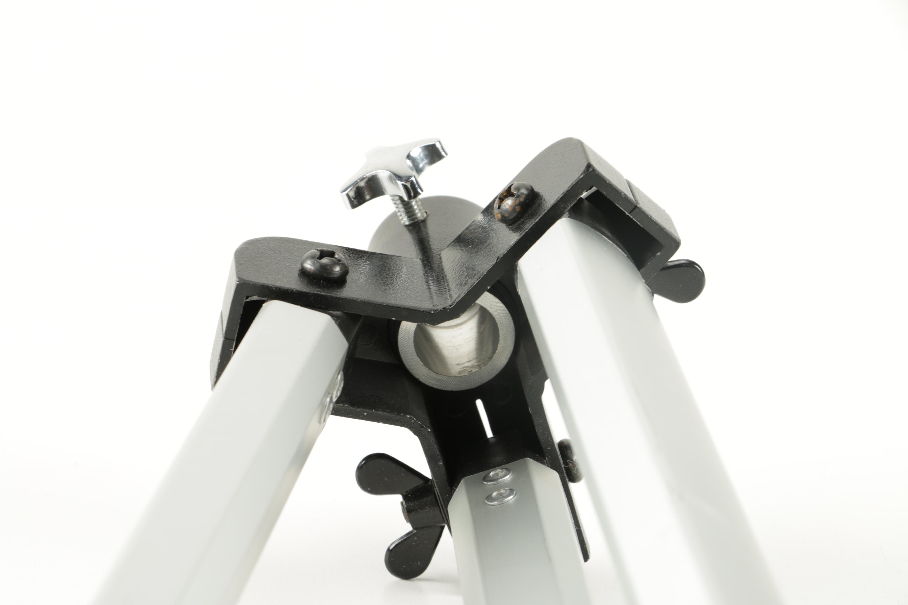 Bushnell Telescope 18-1561 With Tripod Stand