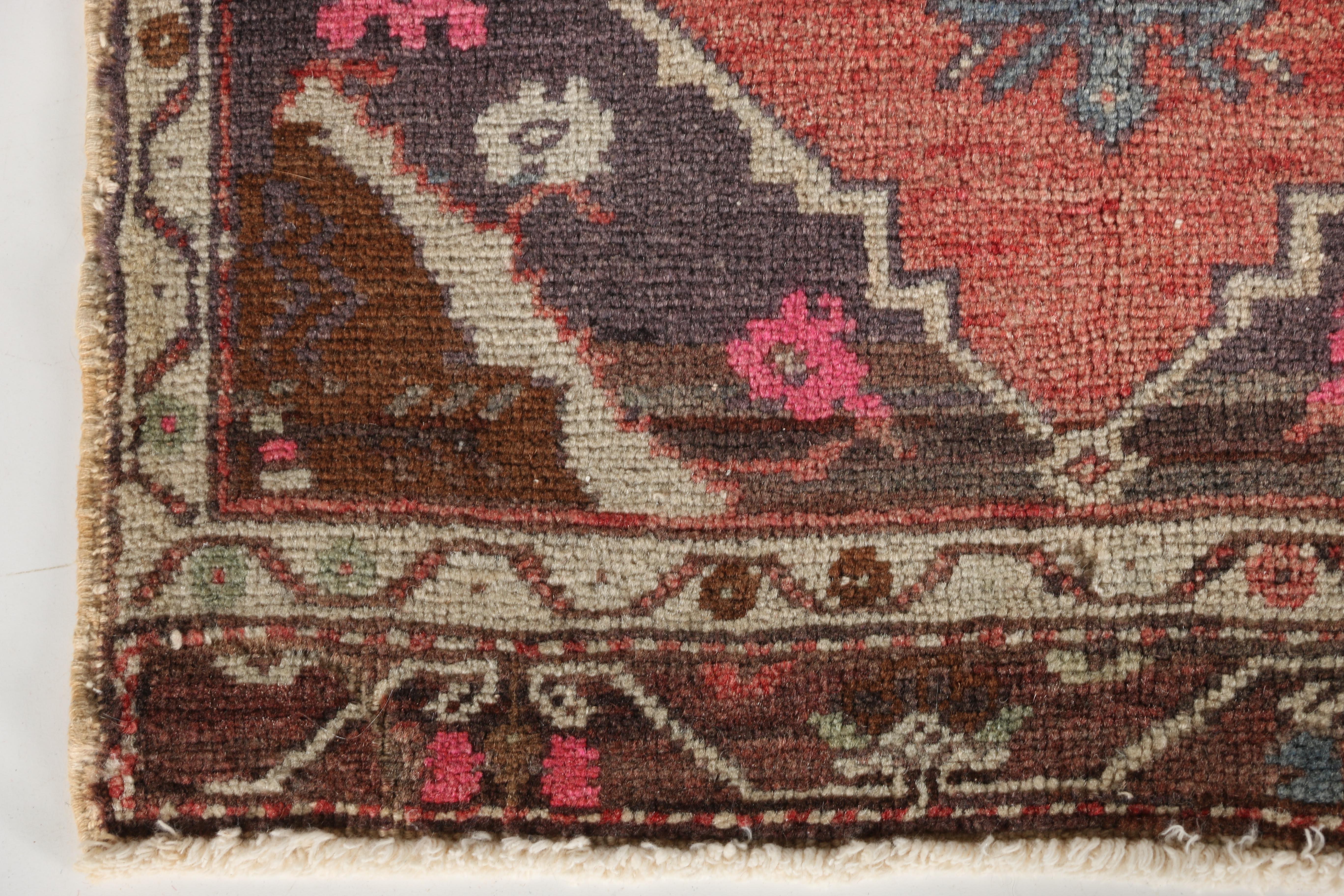 Vintage Hand-Knotted Turkish Sivas Accent Rug
