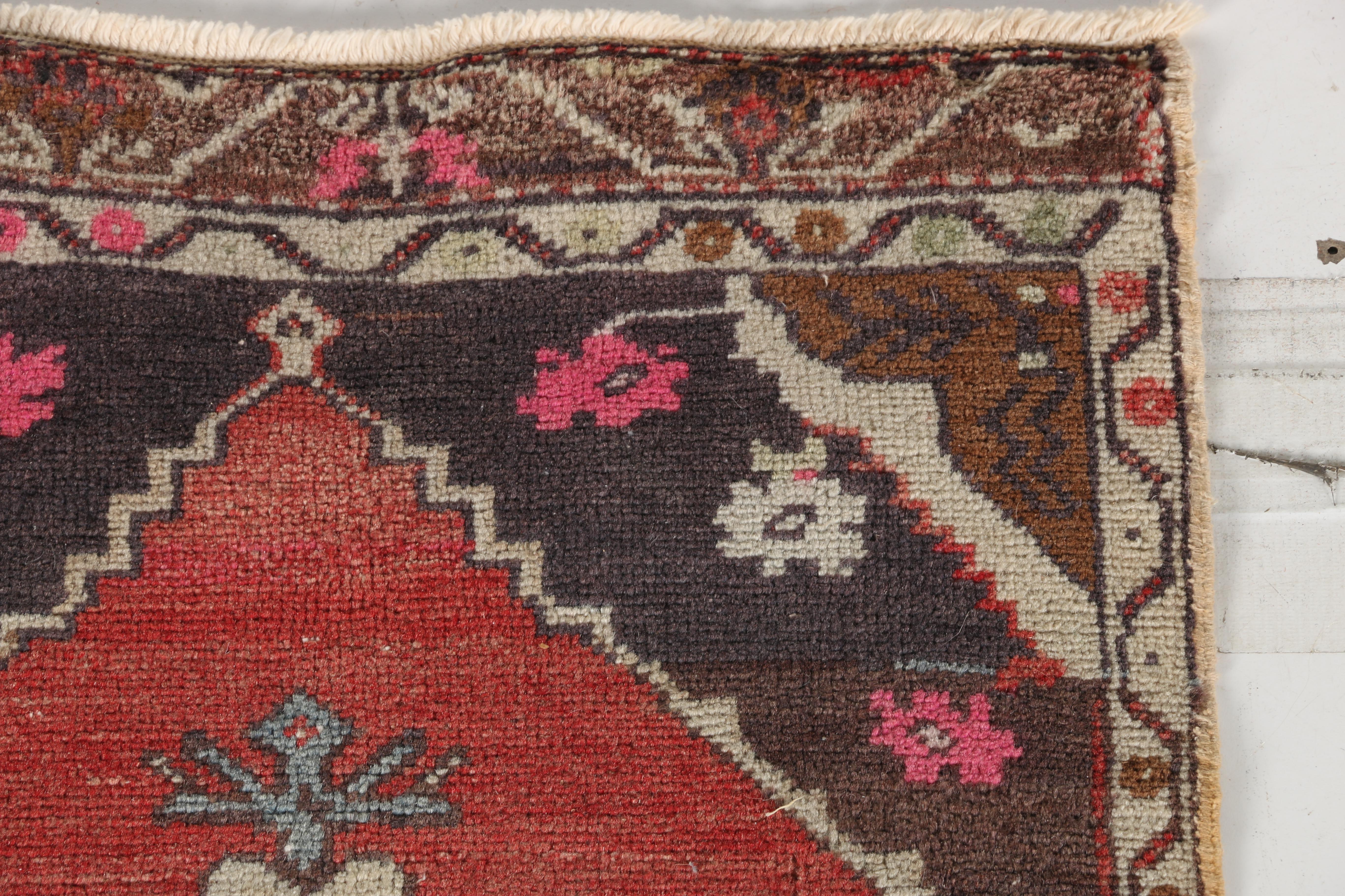 Vintage Hand-Knotted Turkish Sivas Accent Rug