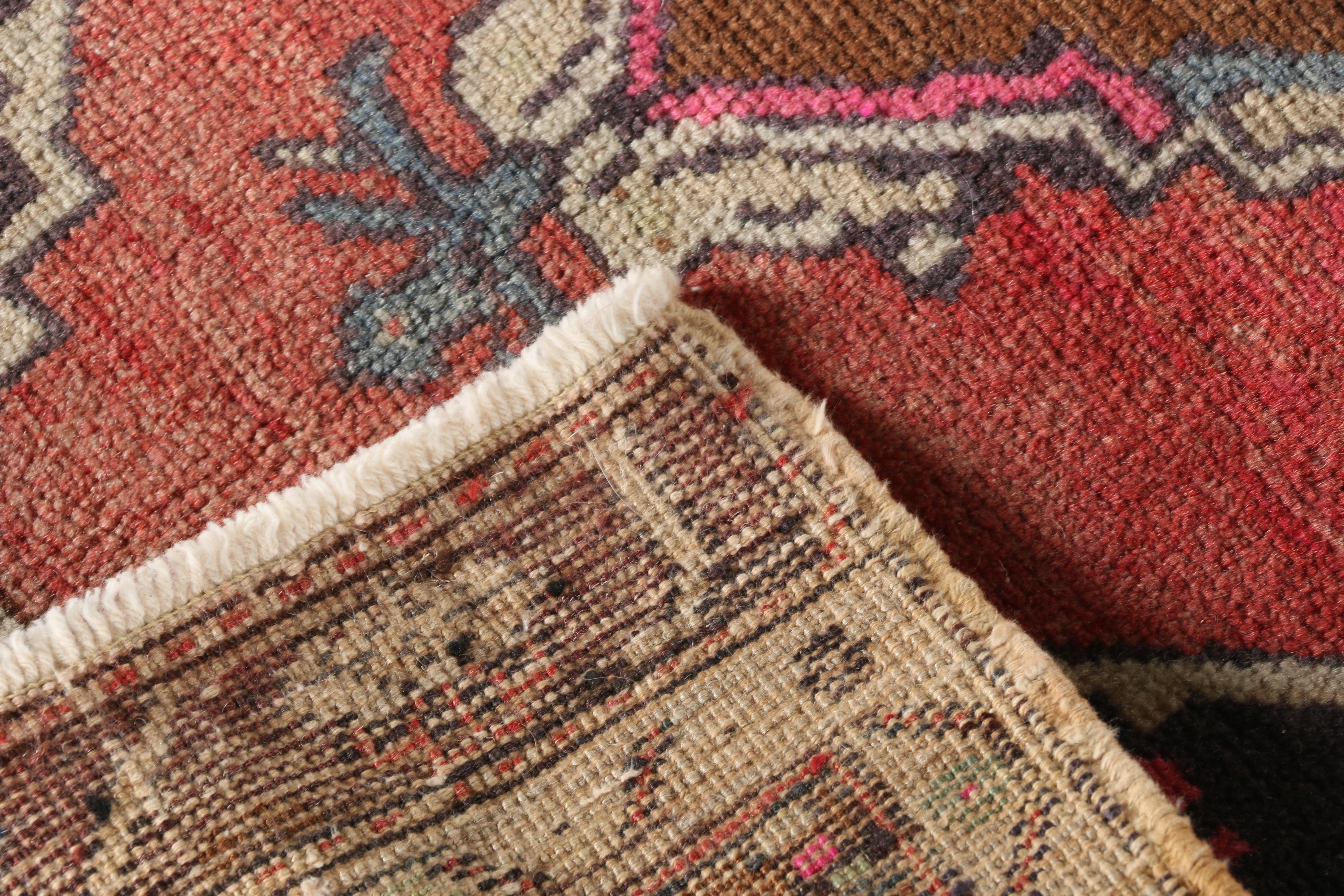 Vintage Hand-Knotted Turkish Sivas Accent Rug