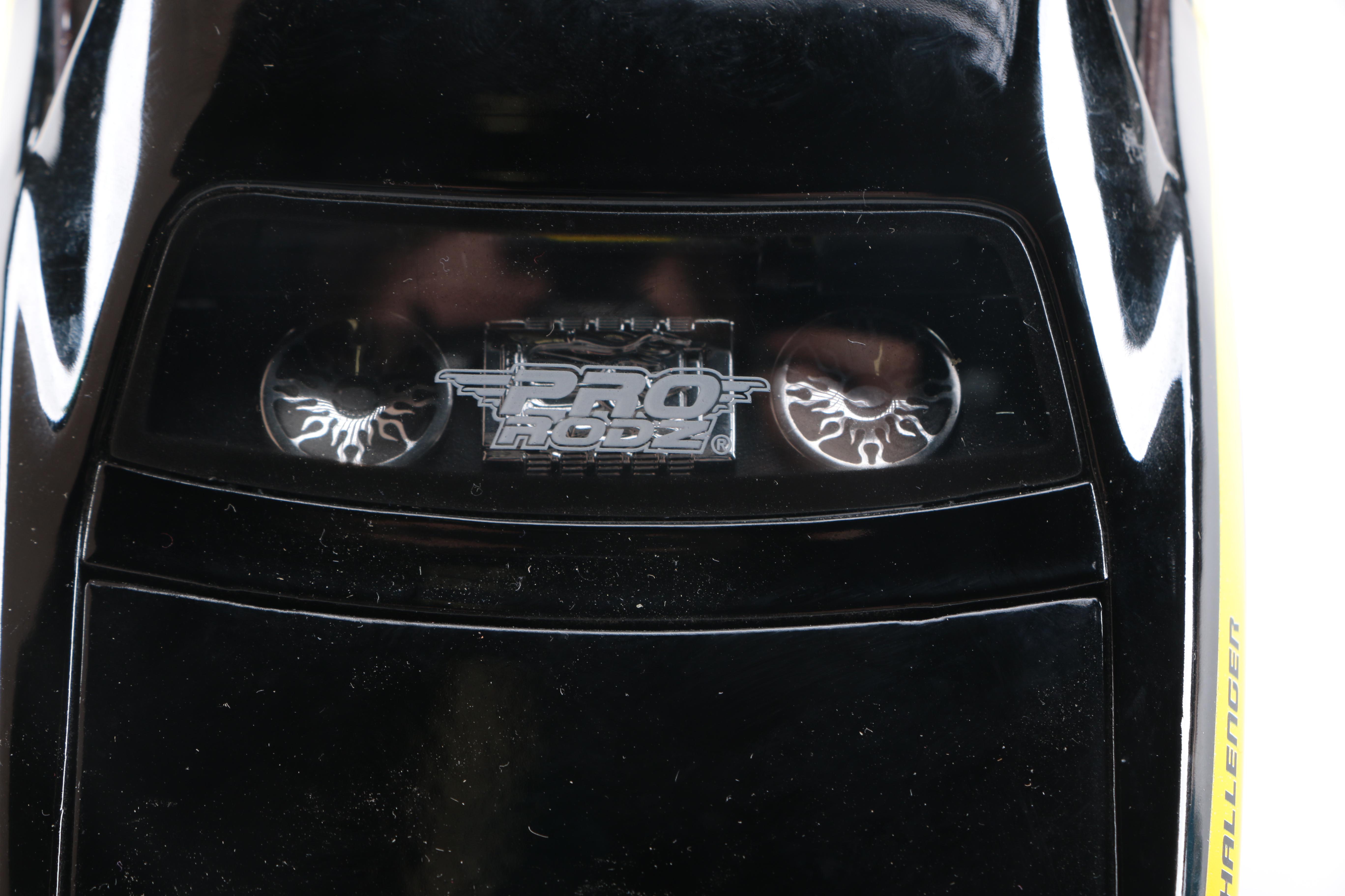 Die Cast Metal Model Corvette and Dodge Challenger Cars