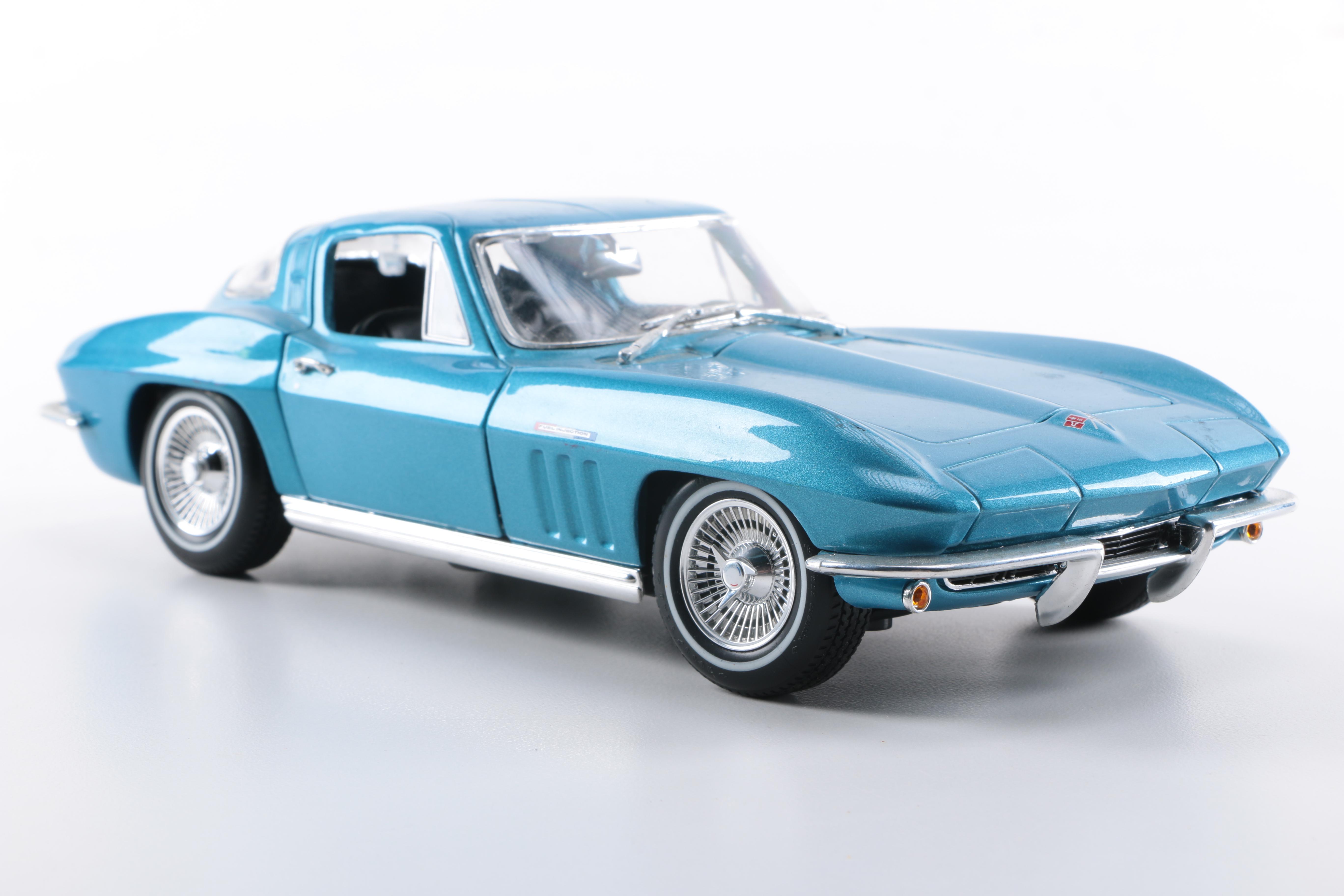 Die Cast Metal Model Corvette and Dodge Challenger Cars