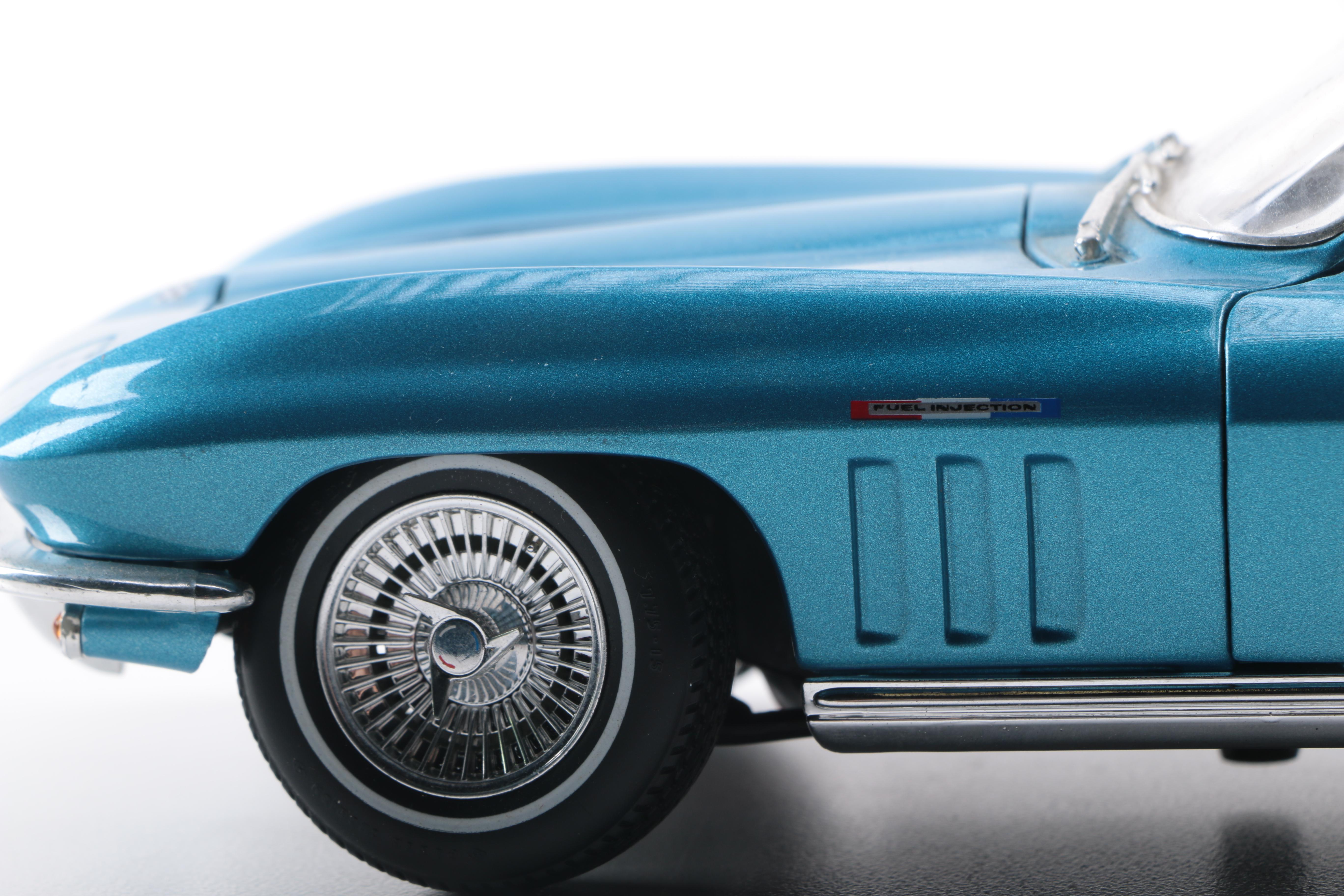 Die Cast Metal Model Corvette and Dodge Challenger Cars