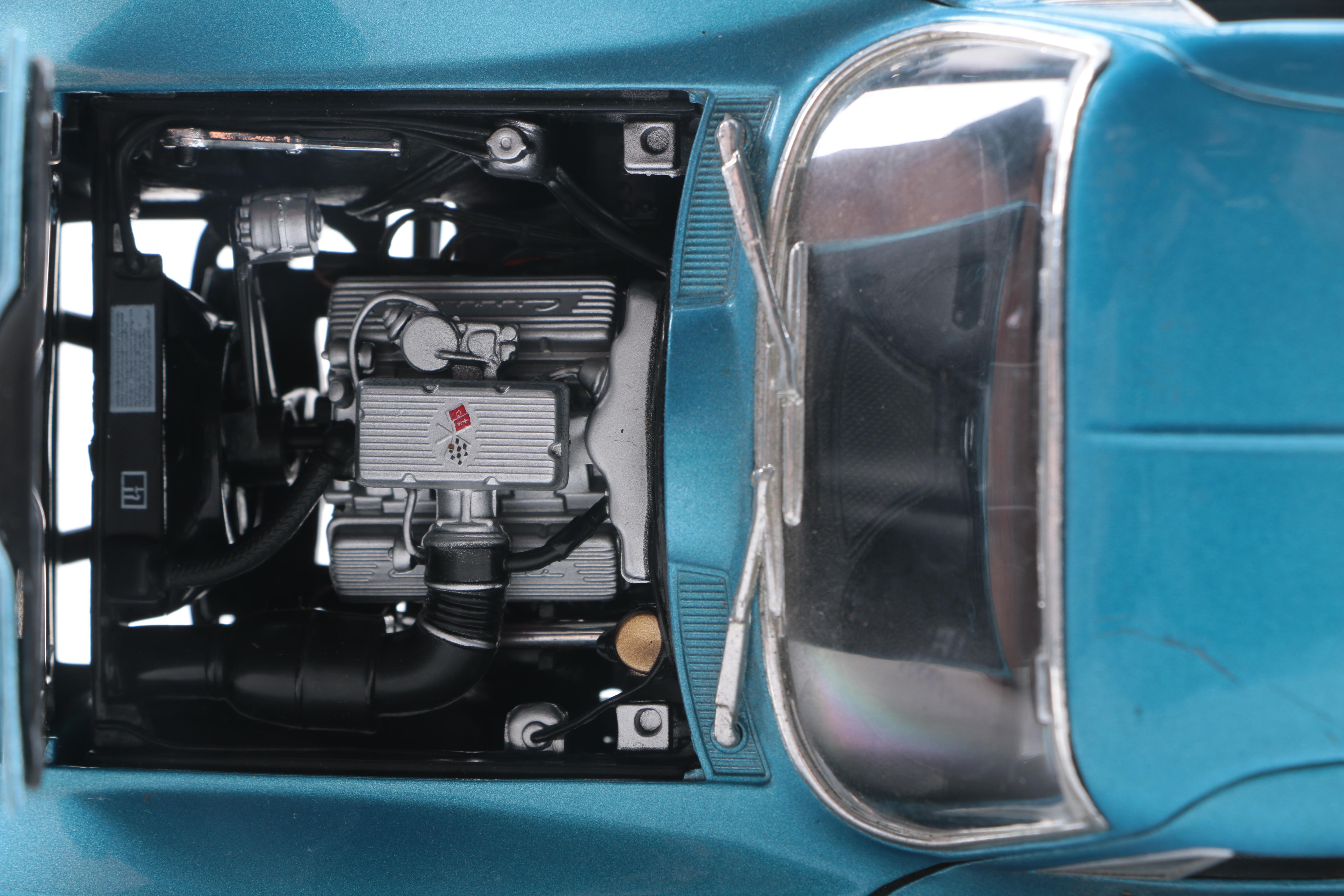 Die Cast Metal Model Corvette and Dodge Challenger Cars