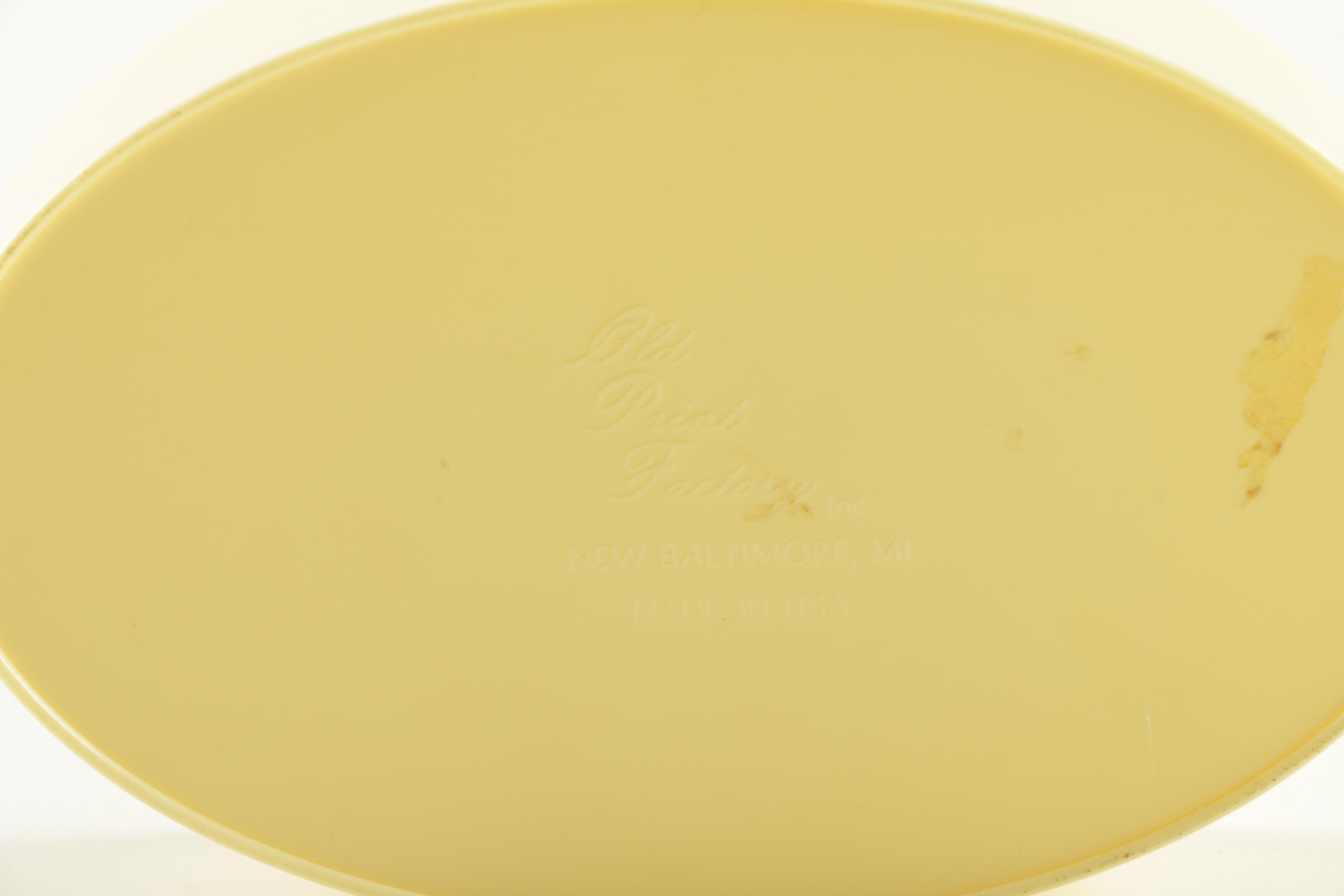 Assortment of Vanity Objects