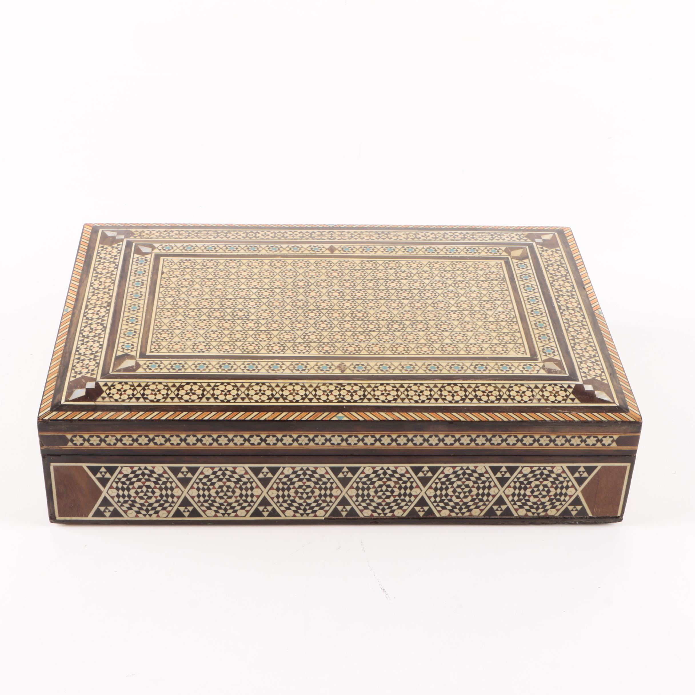 Inlaid Wooden Humidor with Built-In Hygrometer