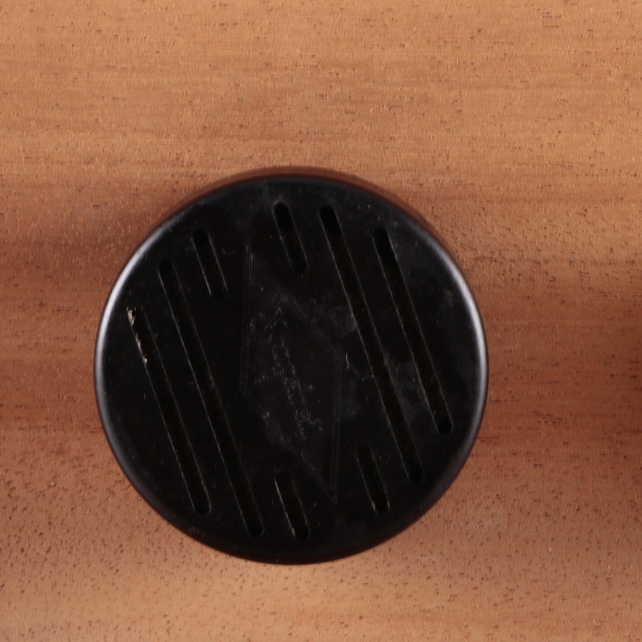 Inlaid Wooden Humidor with Built-In Hygrometer