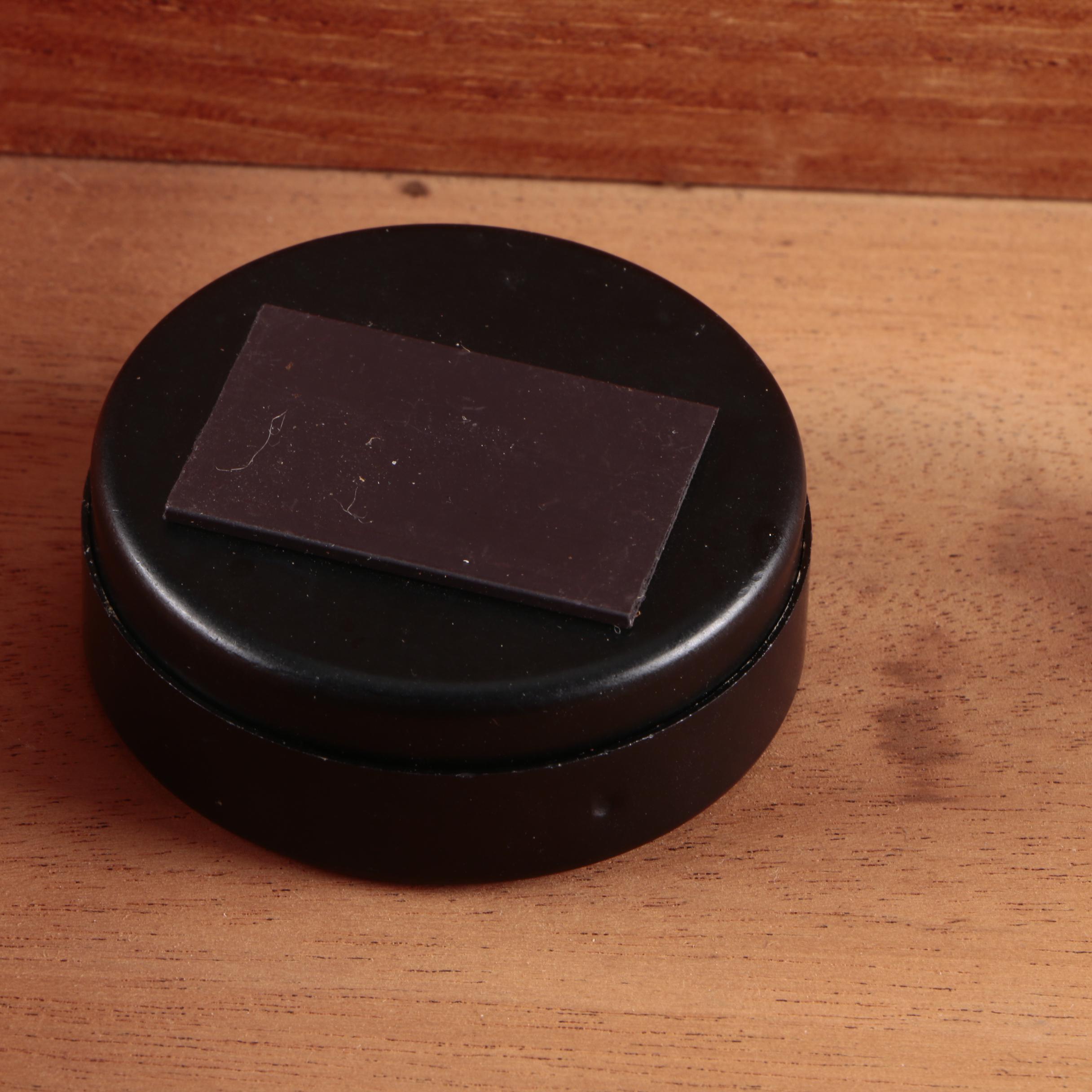 Inlaid Wooden Humidor with Built-In Hygrometer