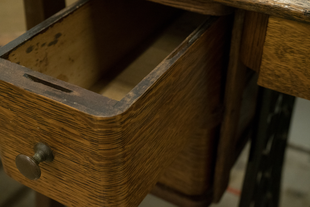 Singer Sewing Table
