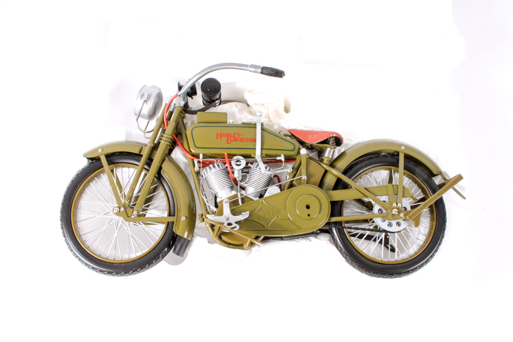Harley-Davidson Die-Cast Model 1917 V-Twin Model F Motorcycle