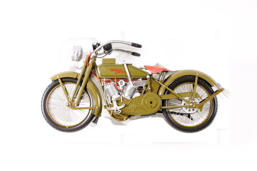 Die-Cast Harley-Davidson "1917 V-Twin Model F" Motorcycle Model
