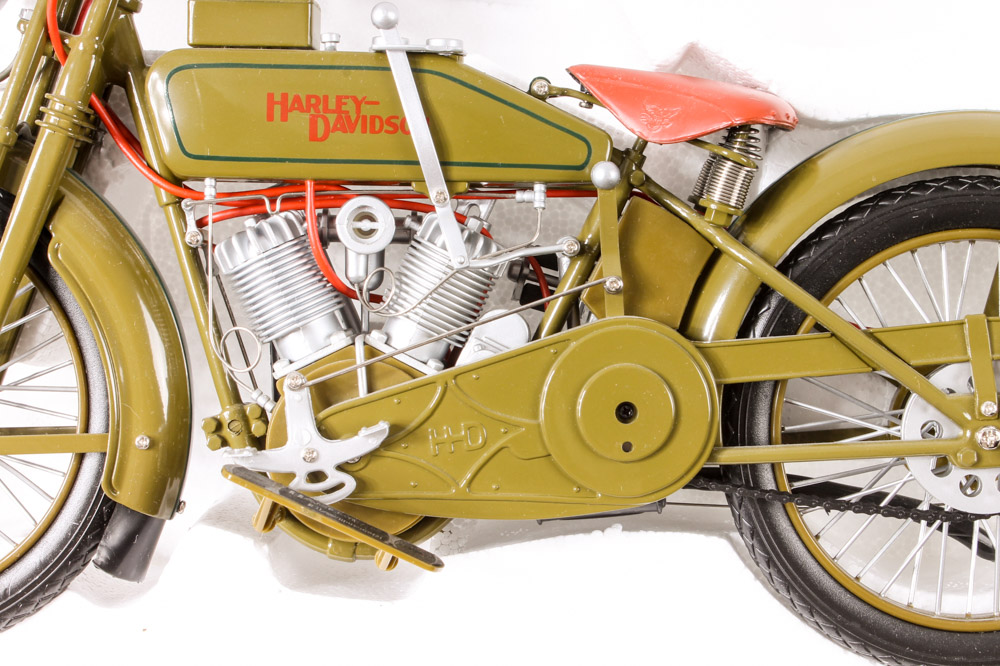 Die-Cast Harley-Davidson "1917 V-Twin Model F" Motorcycle Model