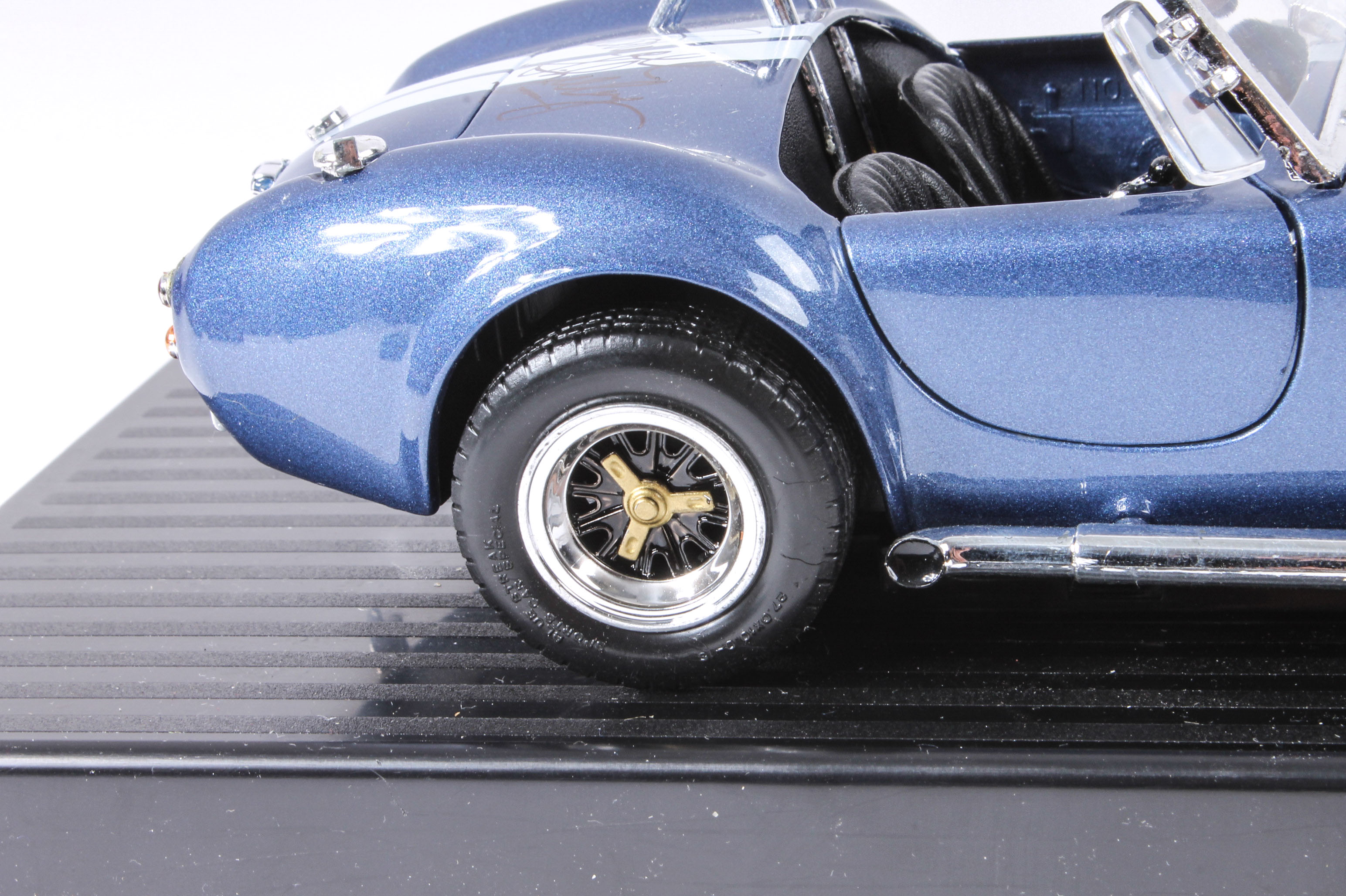 Carroll Shelby Autographed 1:18 Scale Model Shelby Cobra