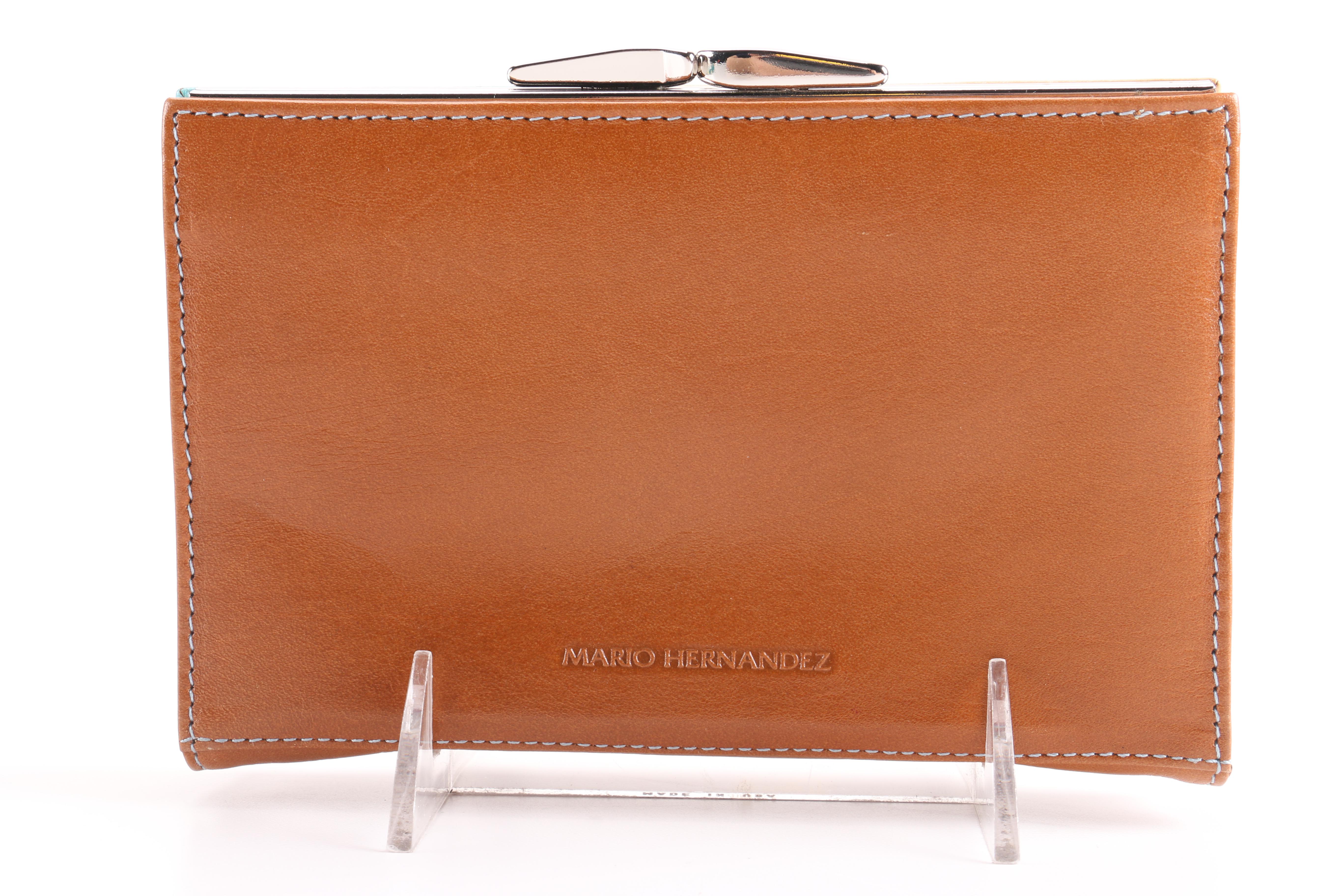 Casual Clutches Including Fossil