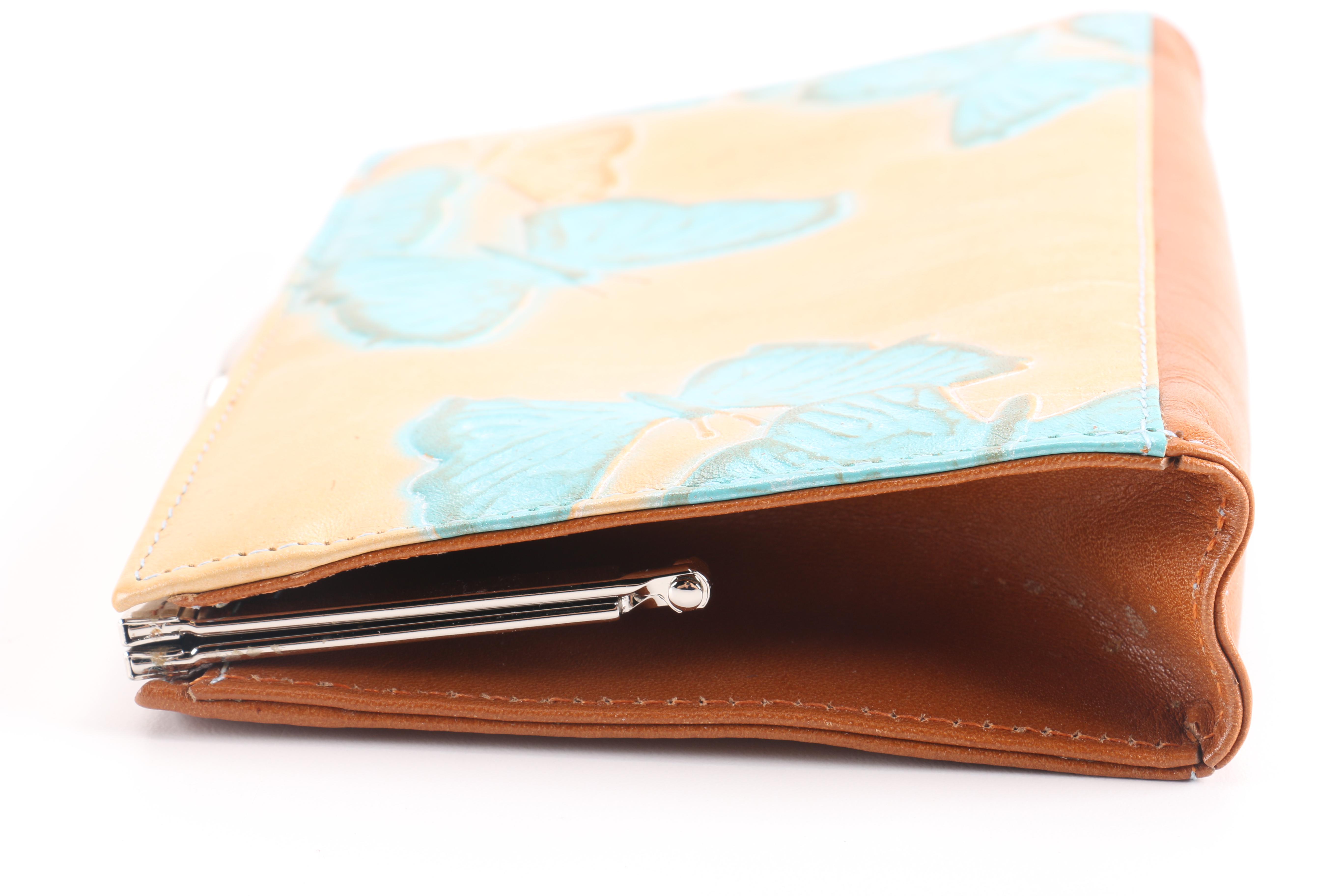 Casual Clutches Including Fossil