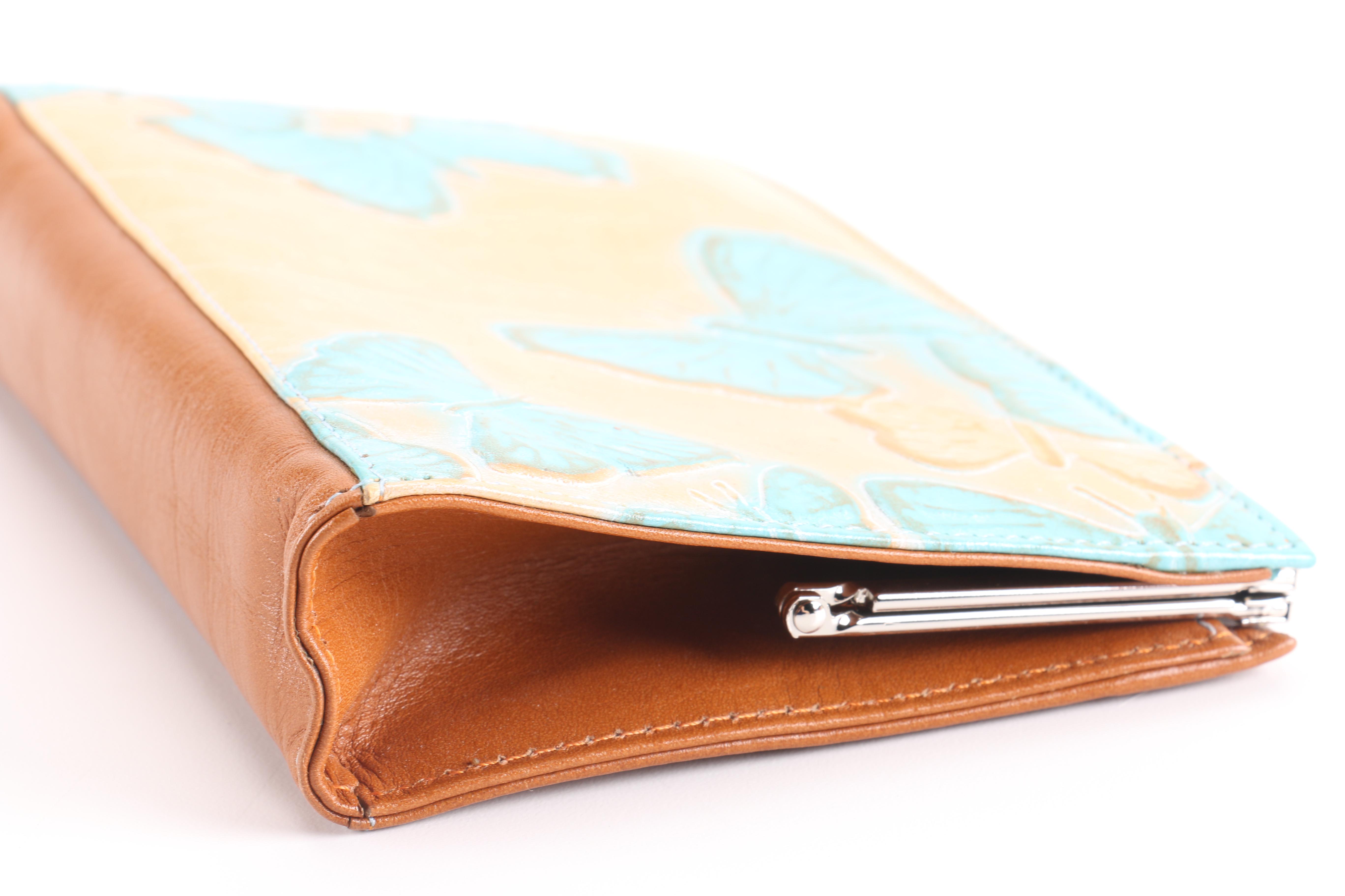 Casual Clutches Including Fossil