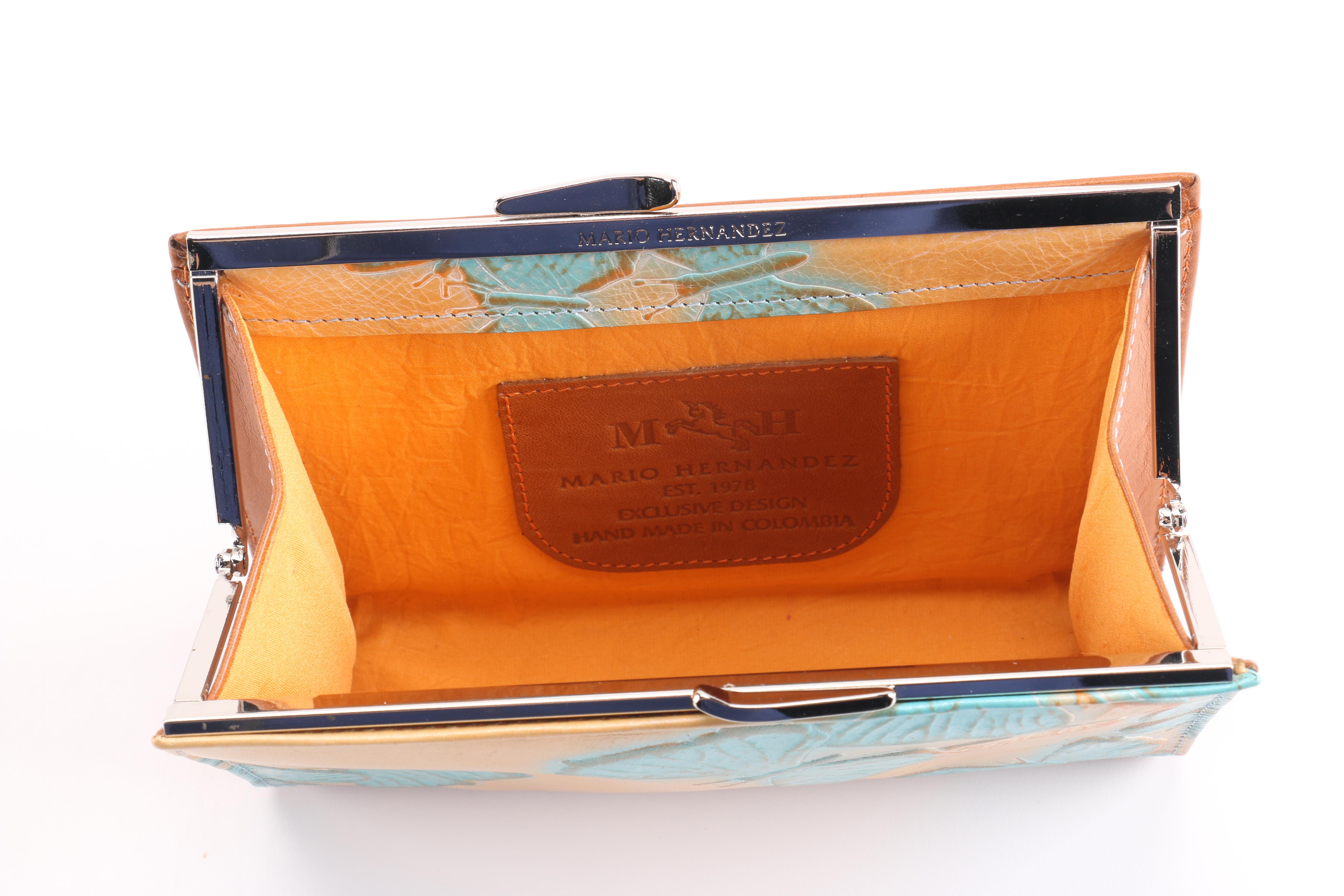 Casual Clutches Including Fossil