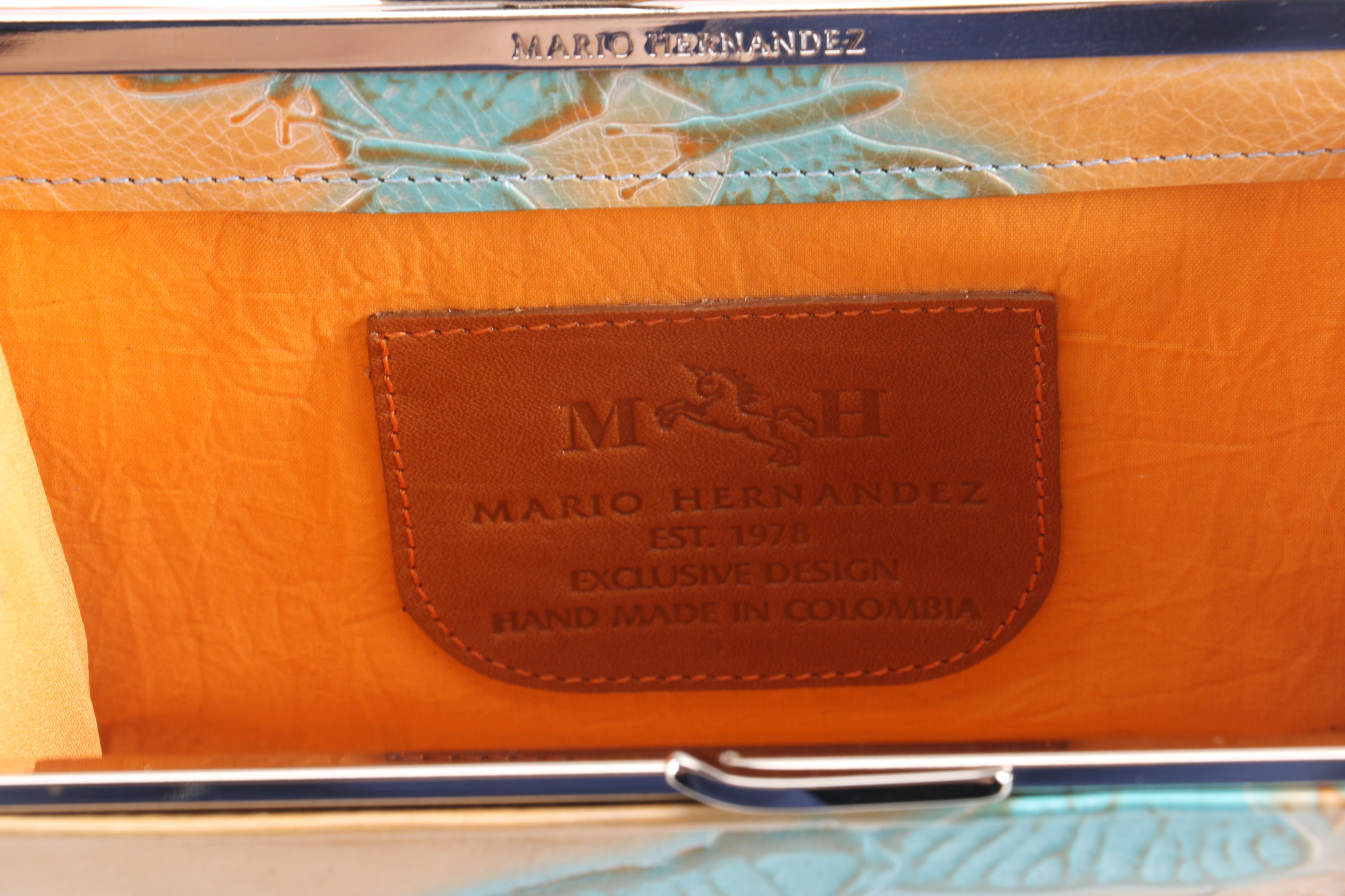 Casual Clutches Including Fossil