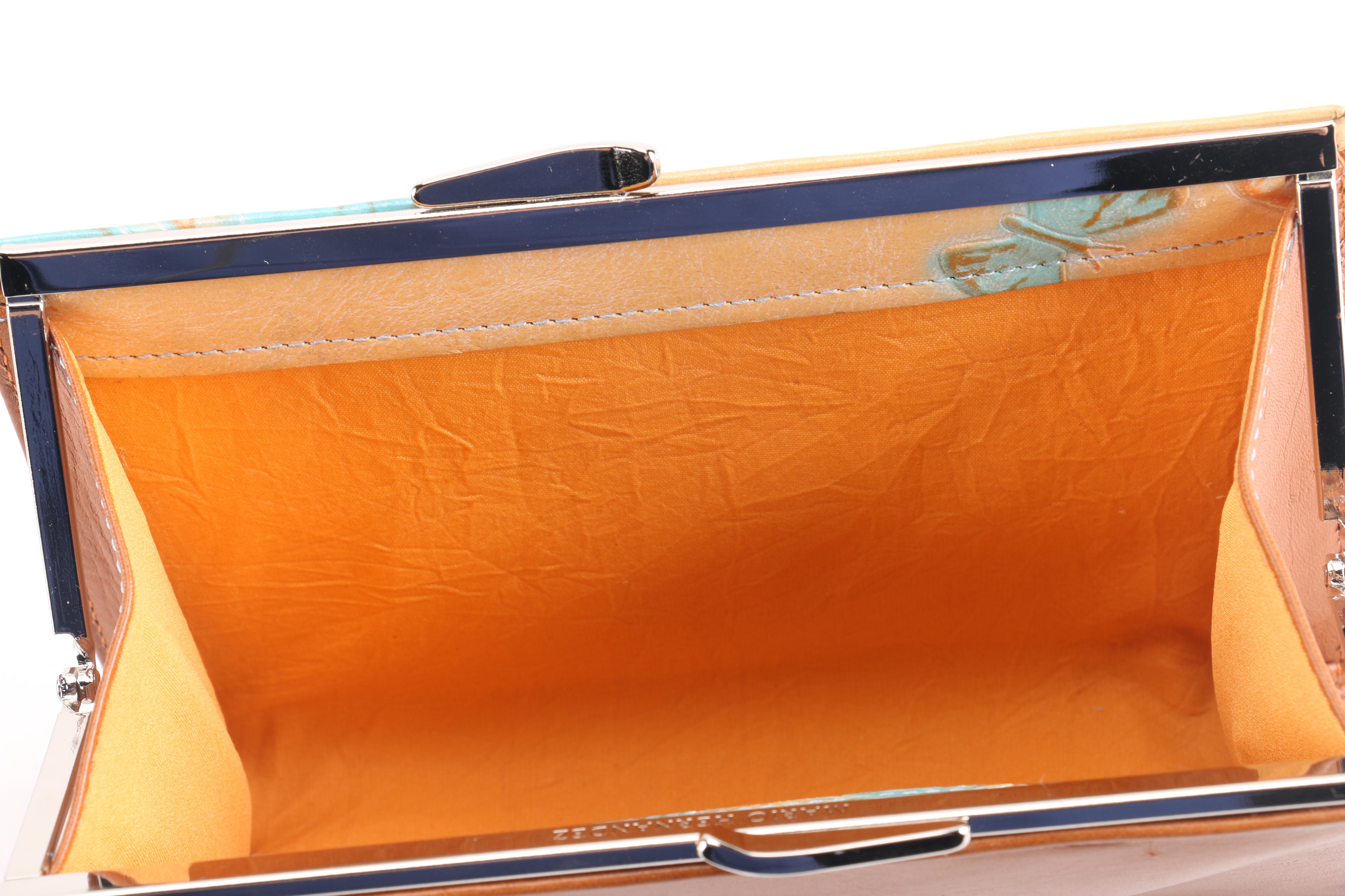 Casual Clutches Including Fossil